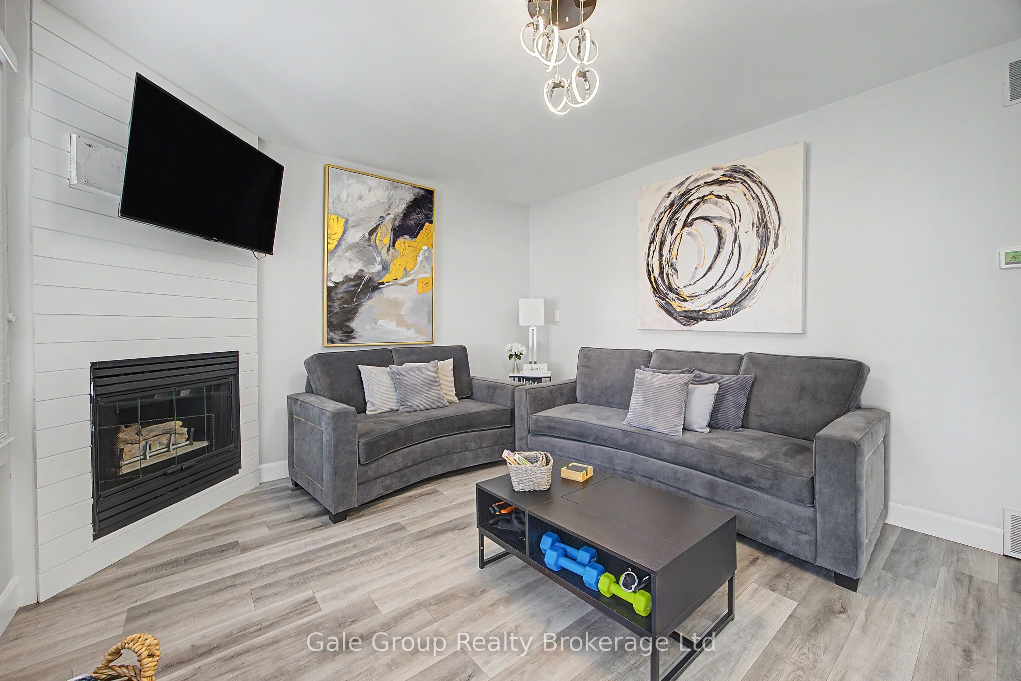 667 Springbank Avenue N, Woodstock, ON N4T 1E3 photo 4