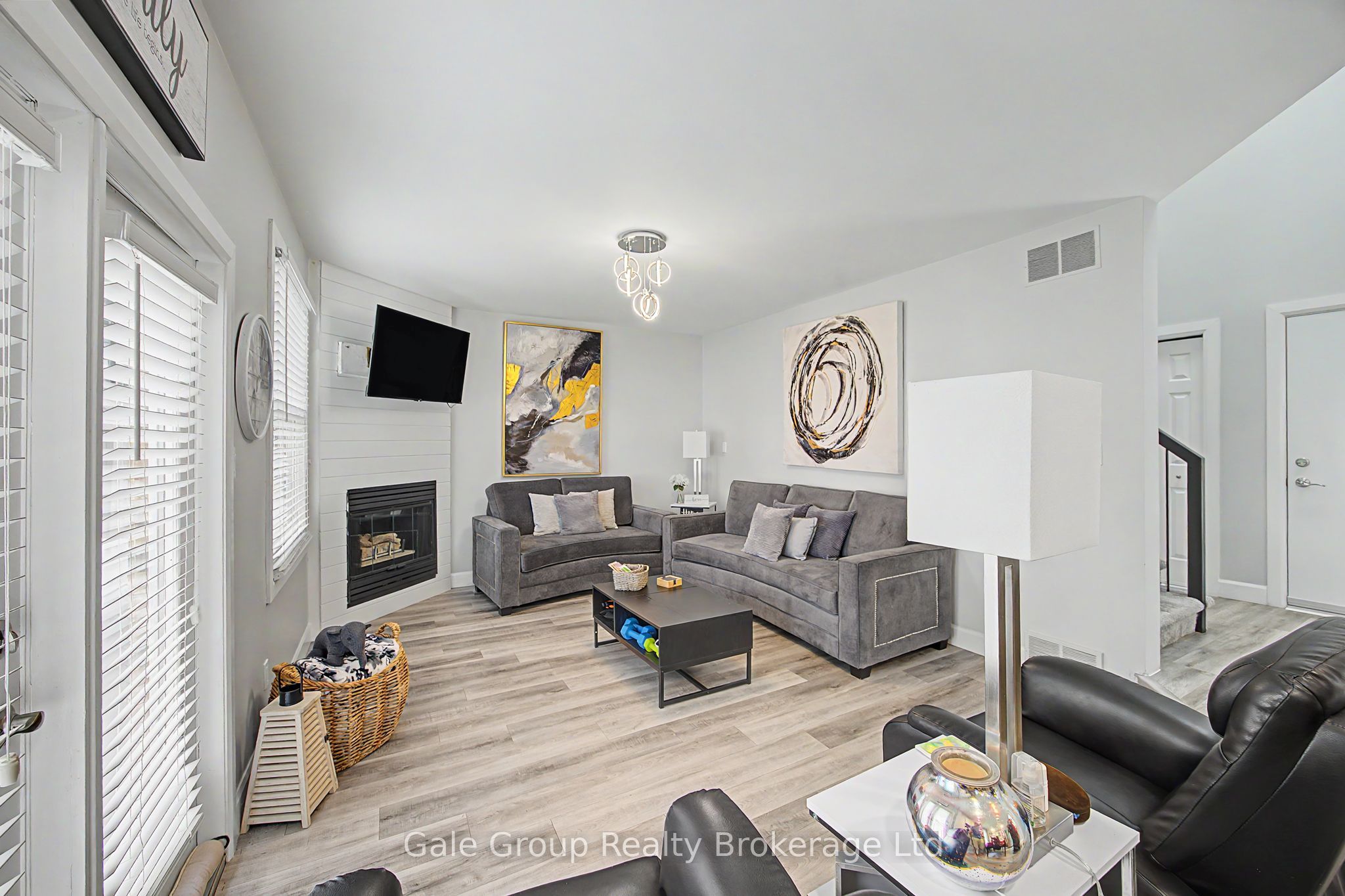 667 Springbank Avenue N, Woodstock, ON N4T 1E3 photo 5
