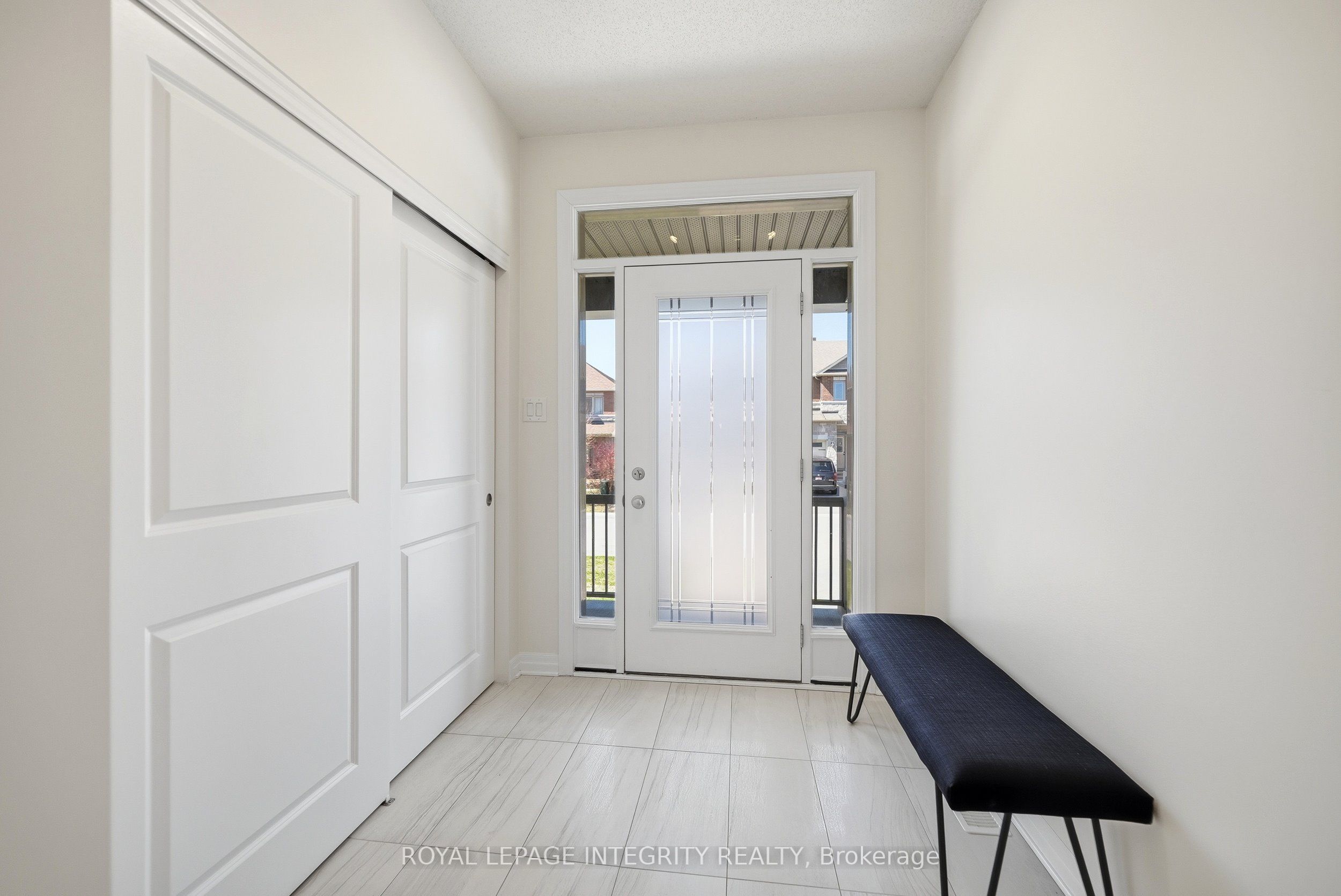 256 Gossamer Street, Orleans - Convent Glen and Area, ON K1W 0B2 photo 3