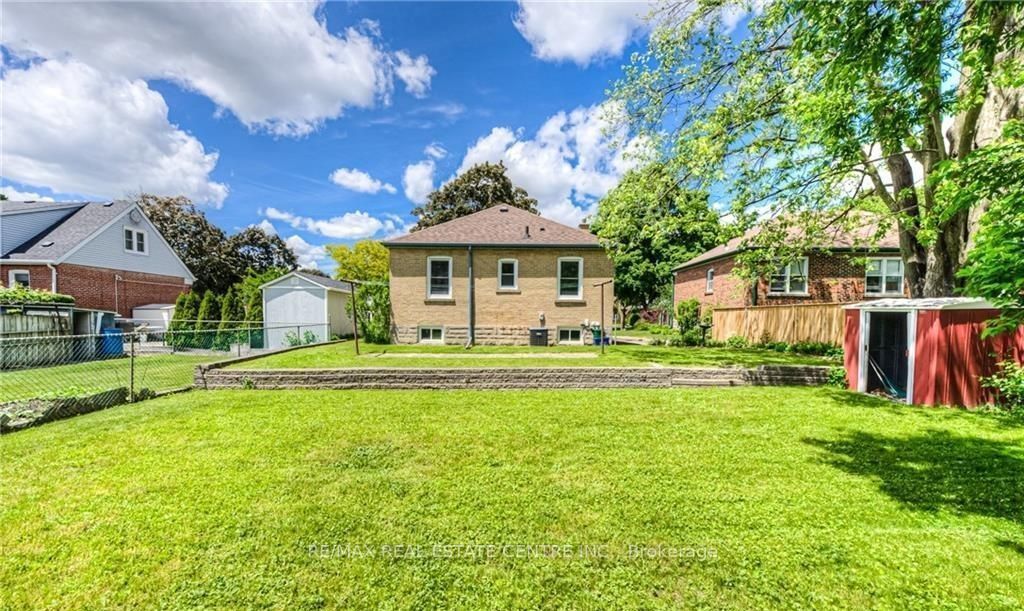15 CHELSEA Road Upper, Kitchener, ON N2B 1H7 photo 3