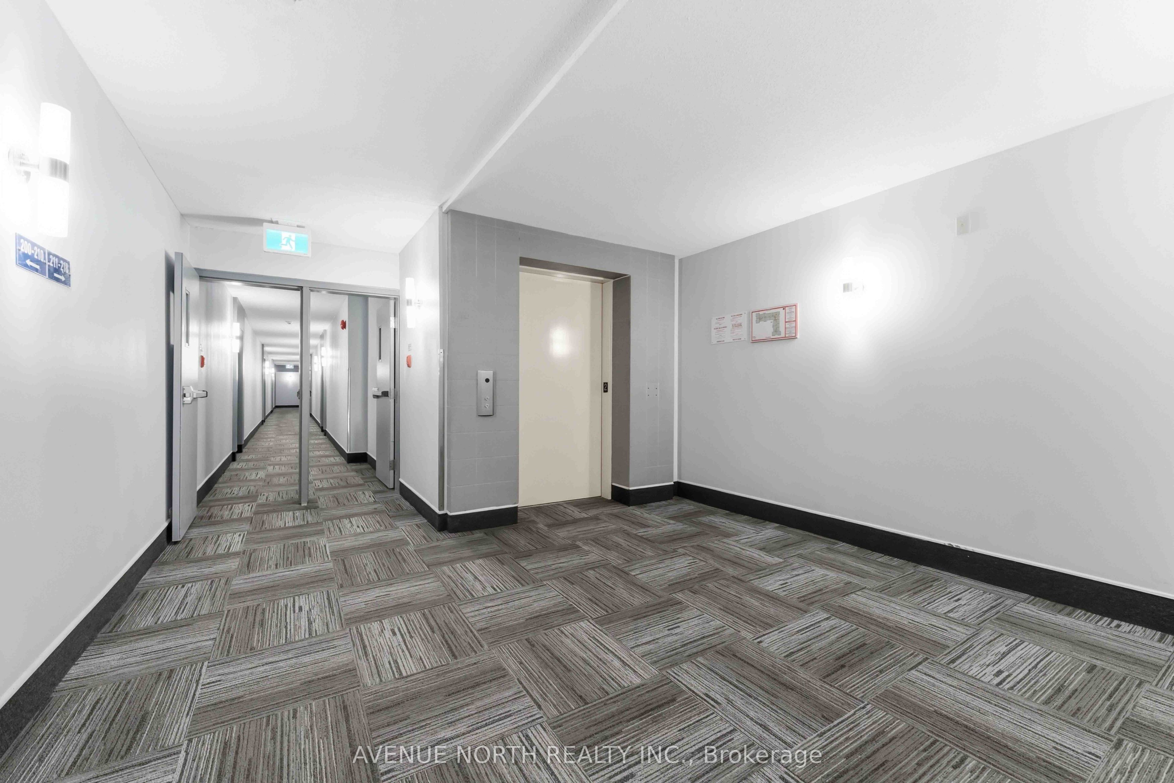 212 Viewmount Drive 210, Cityview - Parkwoods Hills - Rideau Shore, ON K2E 7X2 photo 4