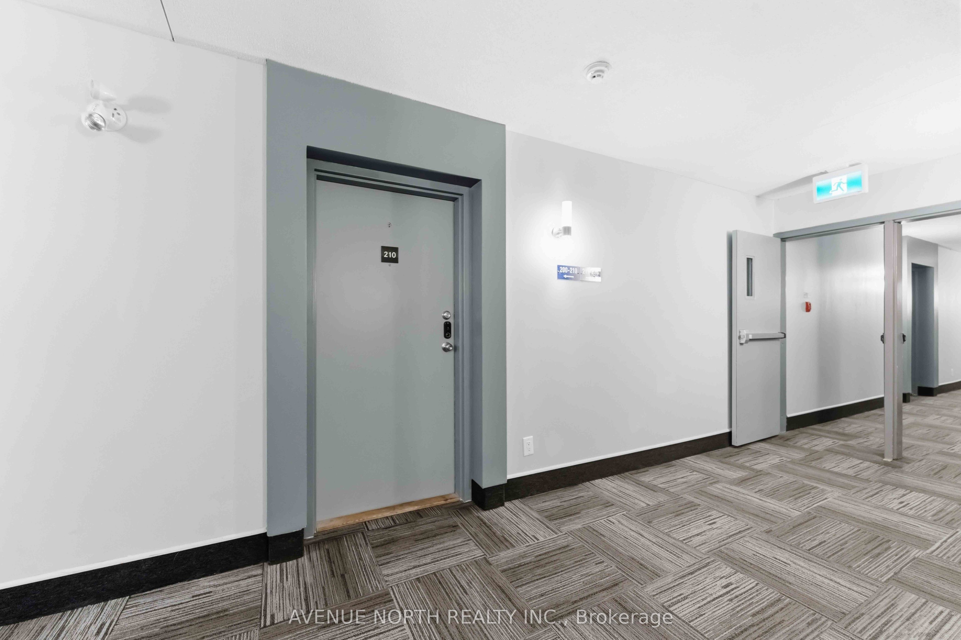 212 Viewmount Drive 210, Cityview - Parkwoods Hills - Rideau Shore, ON K2E 7X2 photo 5