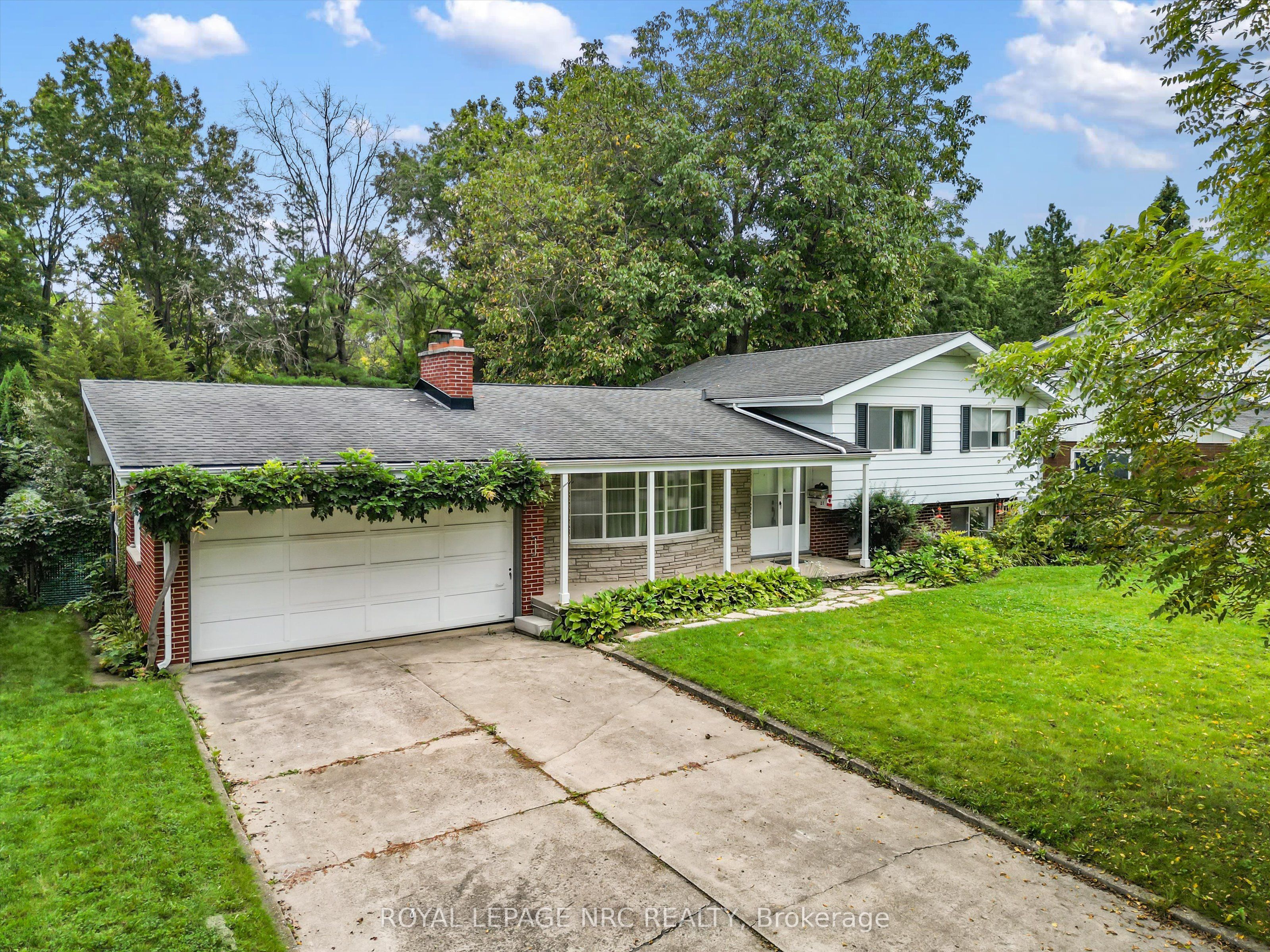 21 Parklane Crescent, St. Catharines, ON L2T 3T9 photo 3