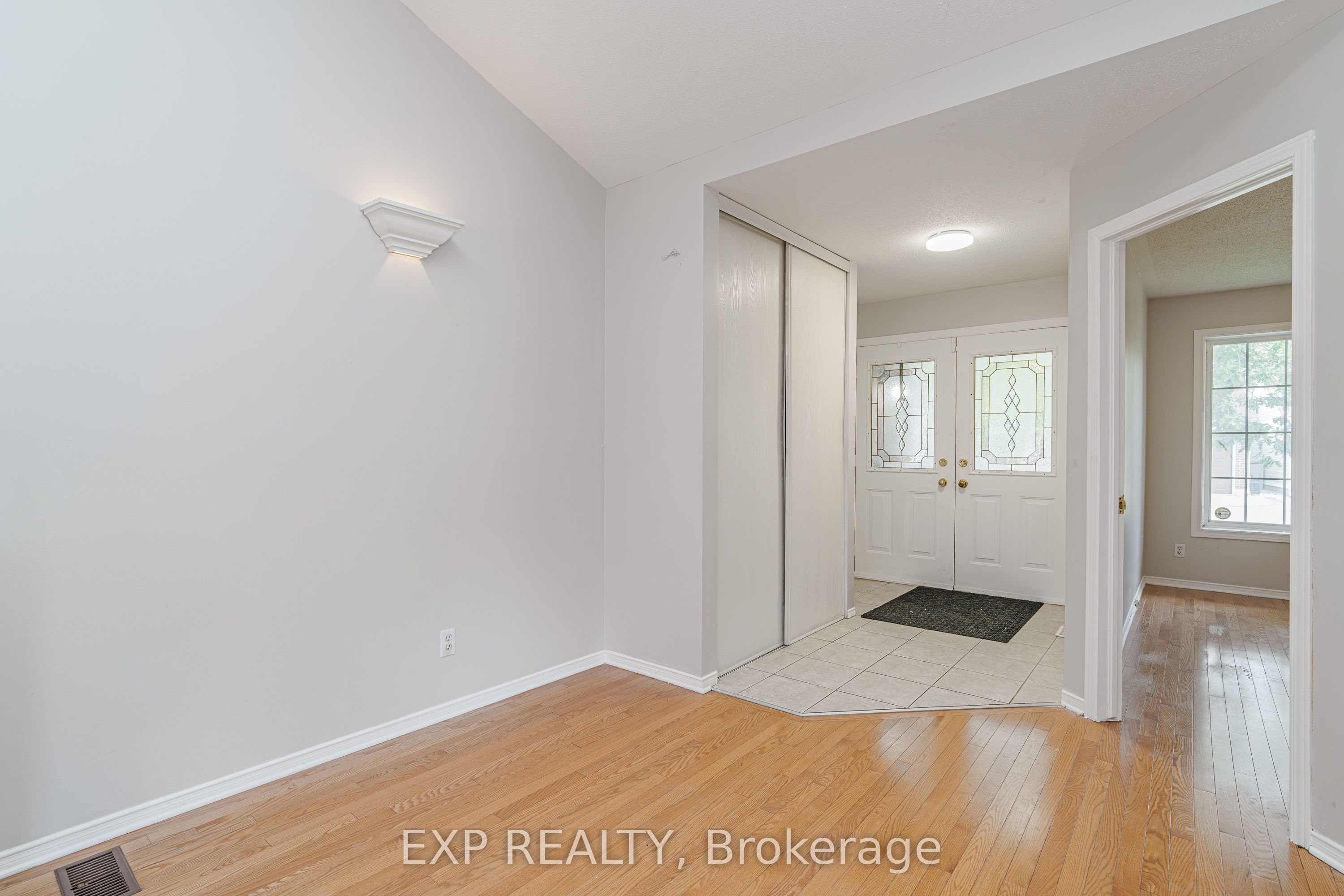 6 Windchime Crescent, Barrhaven, ON K2G 6J3 photo 4