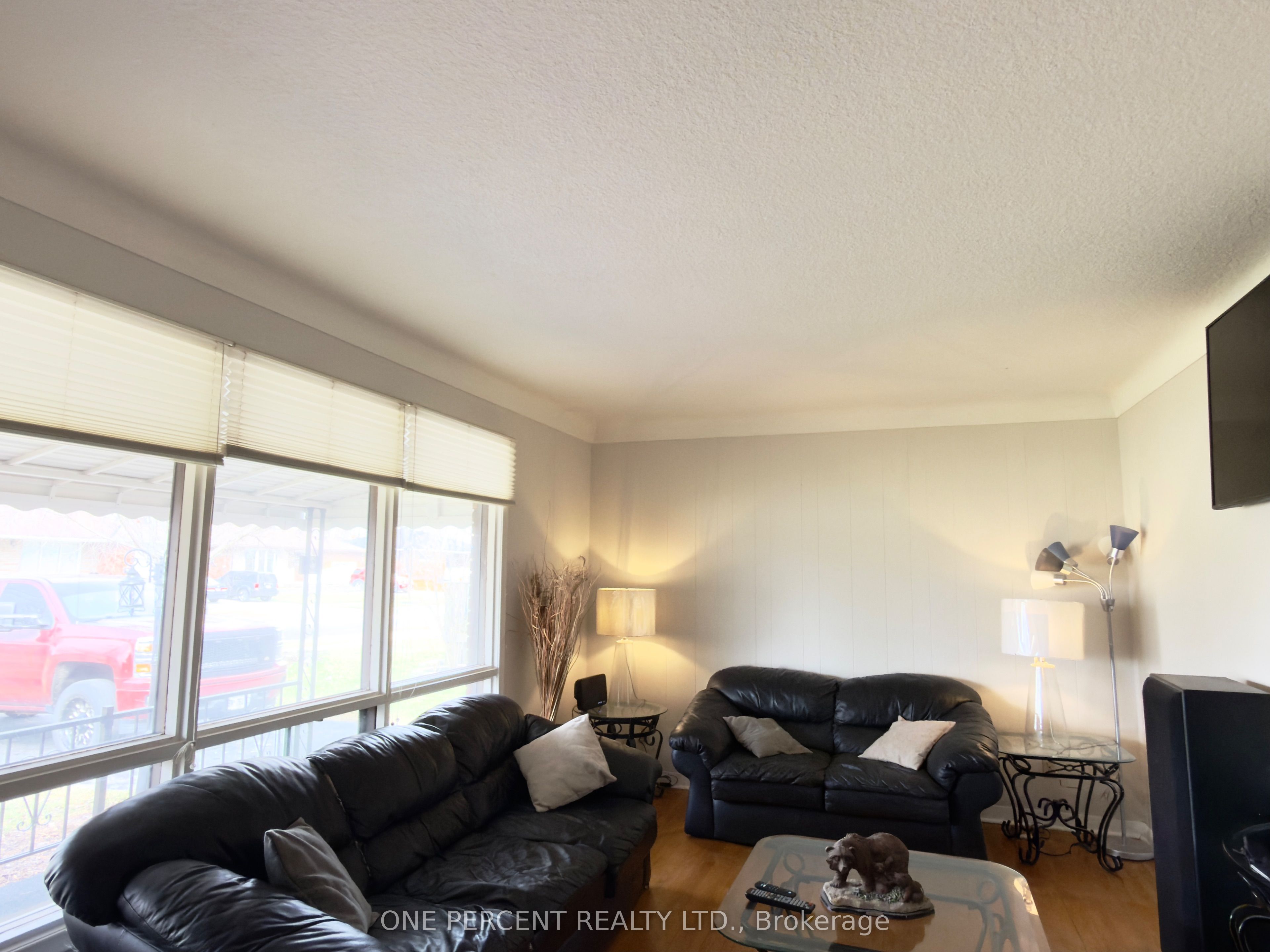 37 Empress Avenue, Welland, ON L3B 1K6 photo 4