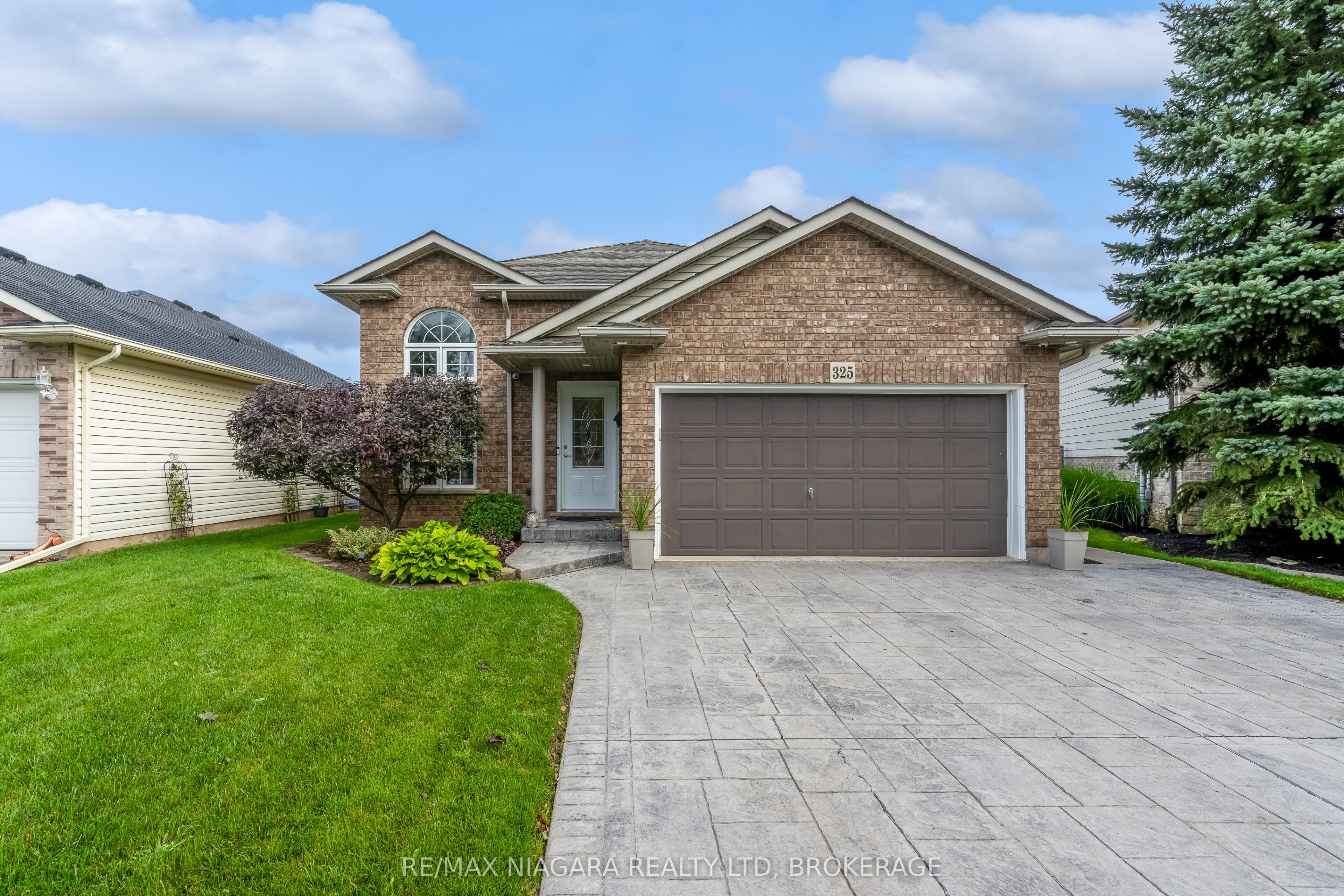 325 Lea Crescent, Welland, ON L3C 7J8 photo 2