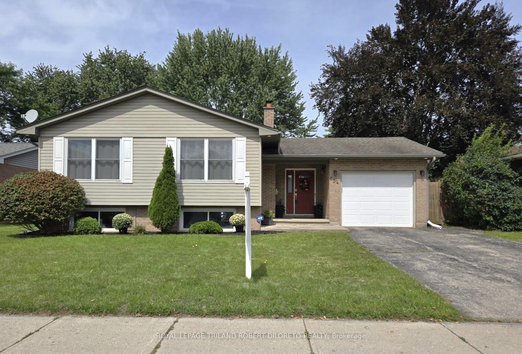 654 Grenfell Drive, London North, ON N5X 2N2