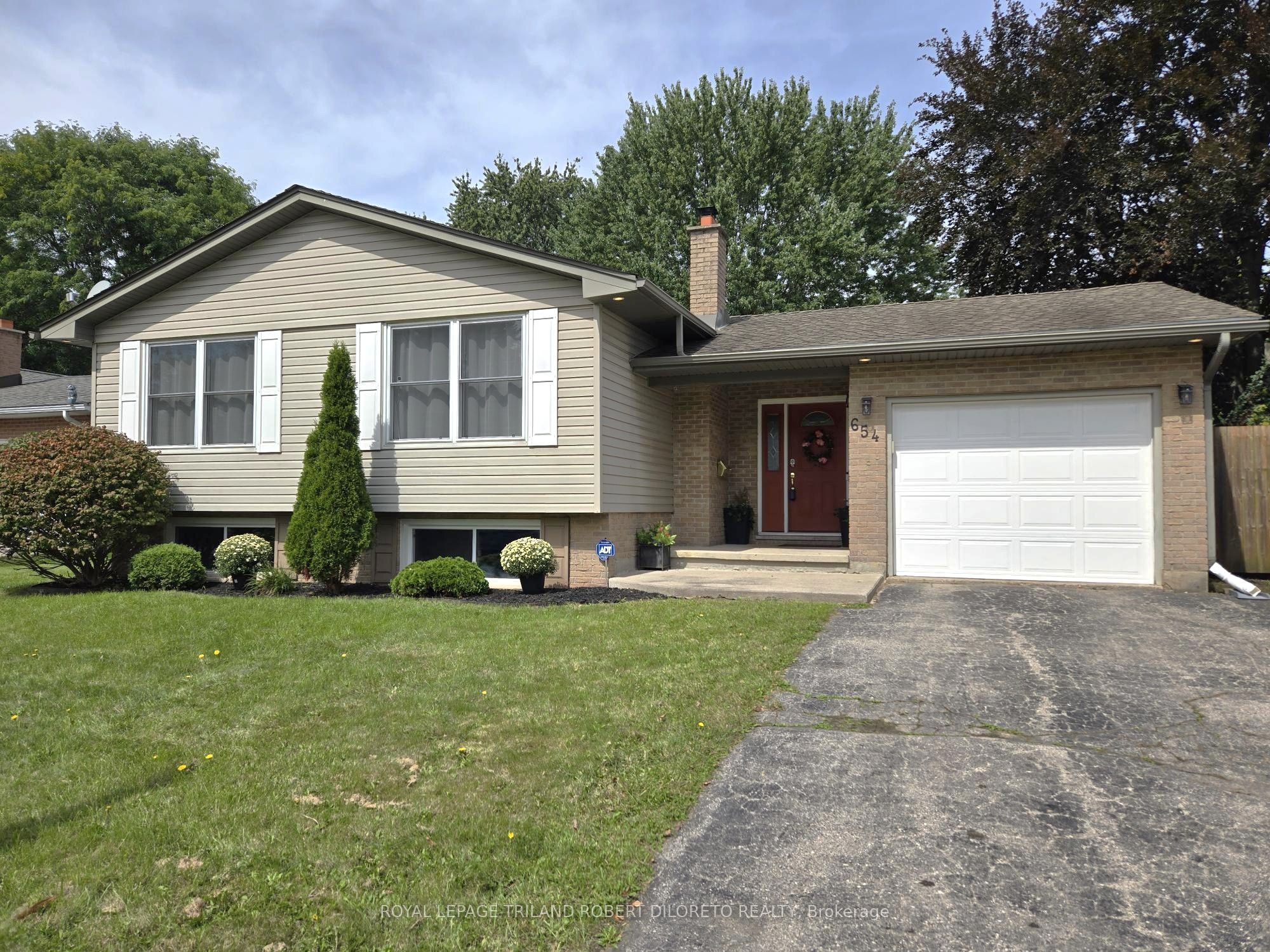 654 Grenfell Drive, London North, ON N5X 2N2 photo 2