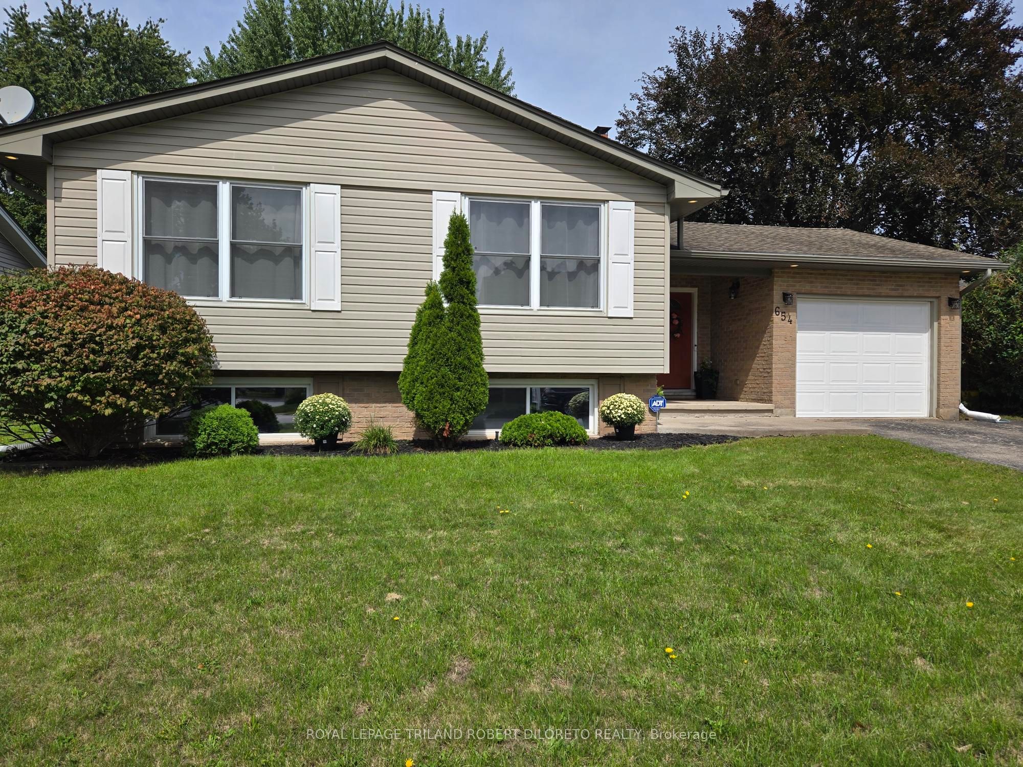 654 Grenfell Drive, London North, ON N5X 2N2 photo 3