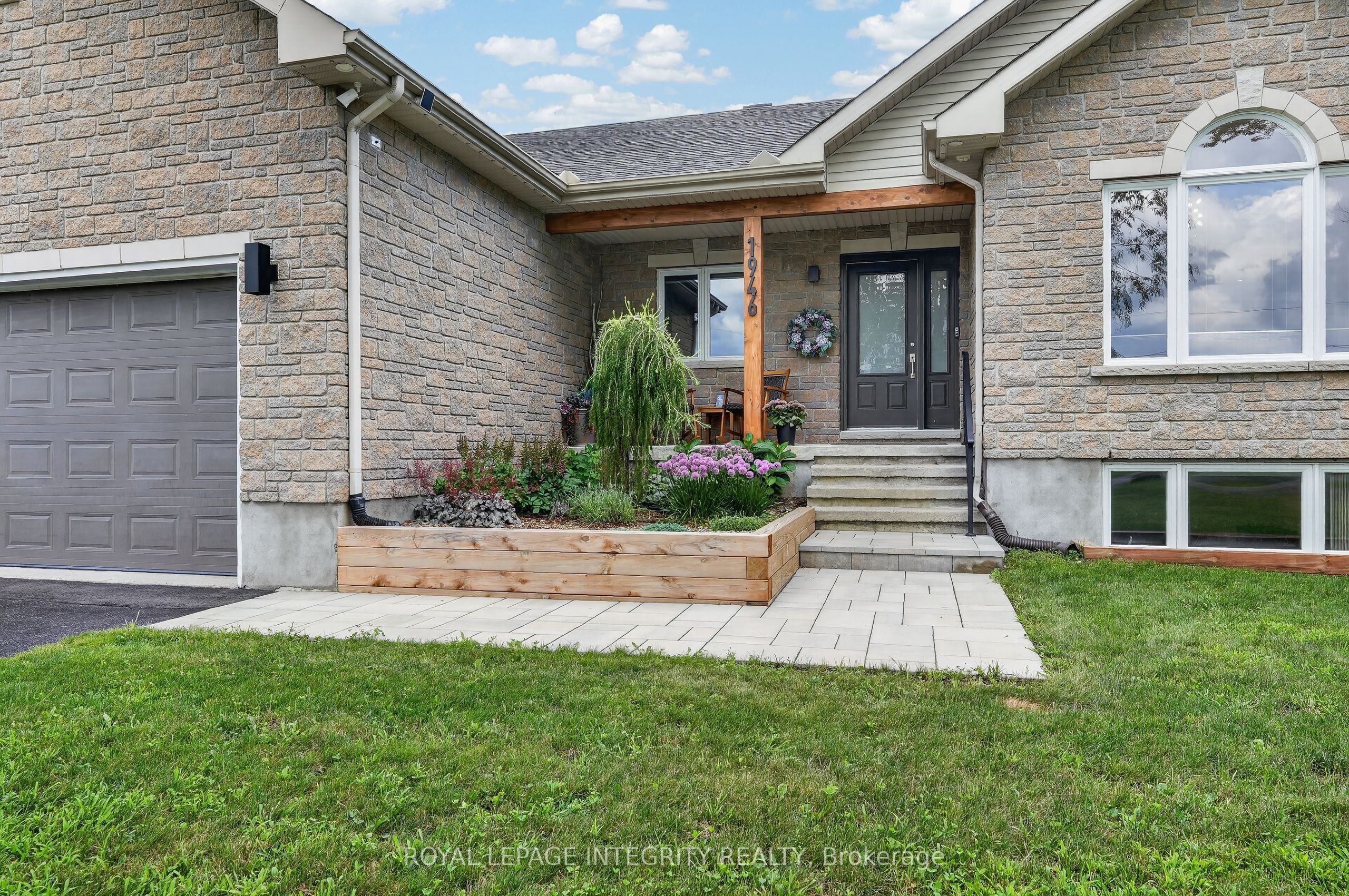 1946 Farisita Drive, Orleans - Cumberland and Area, ON K0A 3H0 photo 4