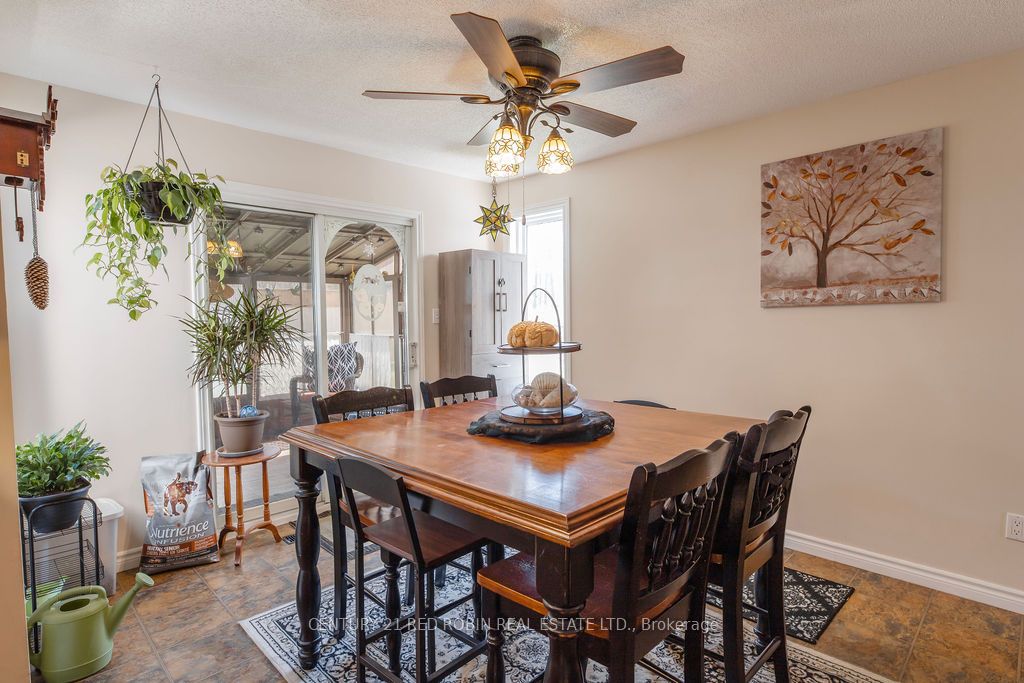 232 Thorne Drive, Strathroy-Caradoc, ON N7G 4C2 photo 3