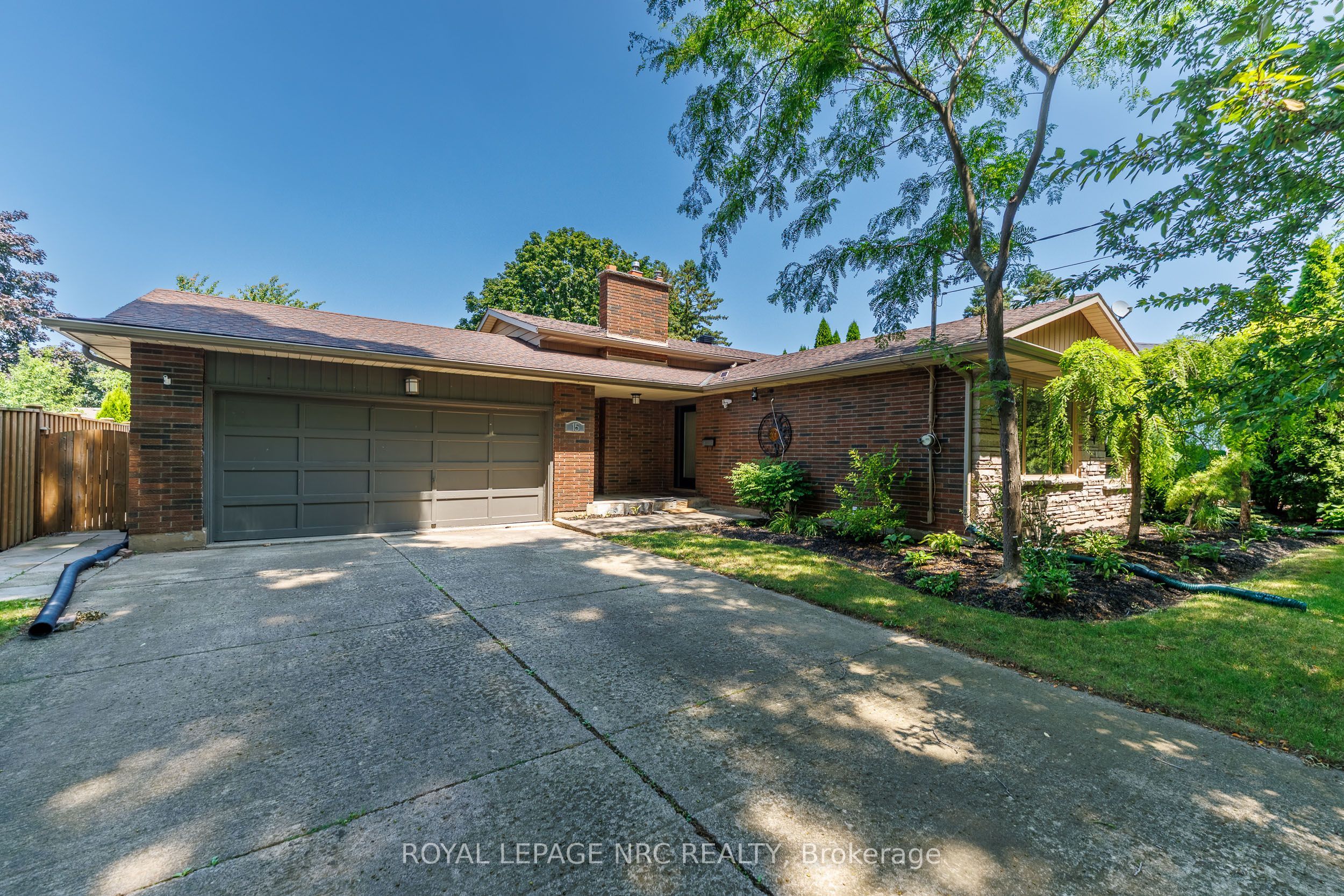 15 Black Friars Road, St. Catharines, ON L2N 2M8