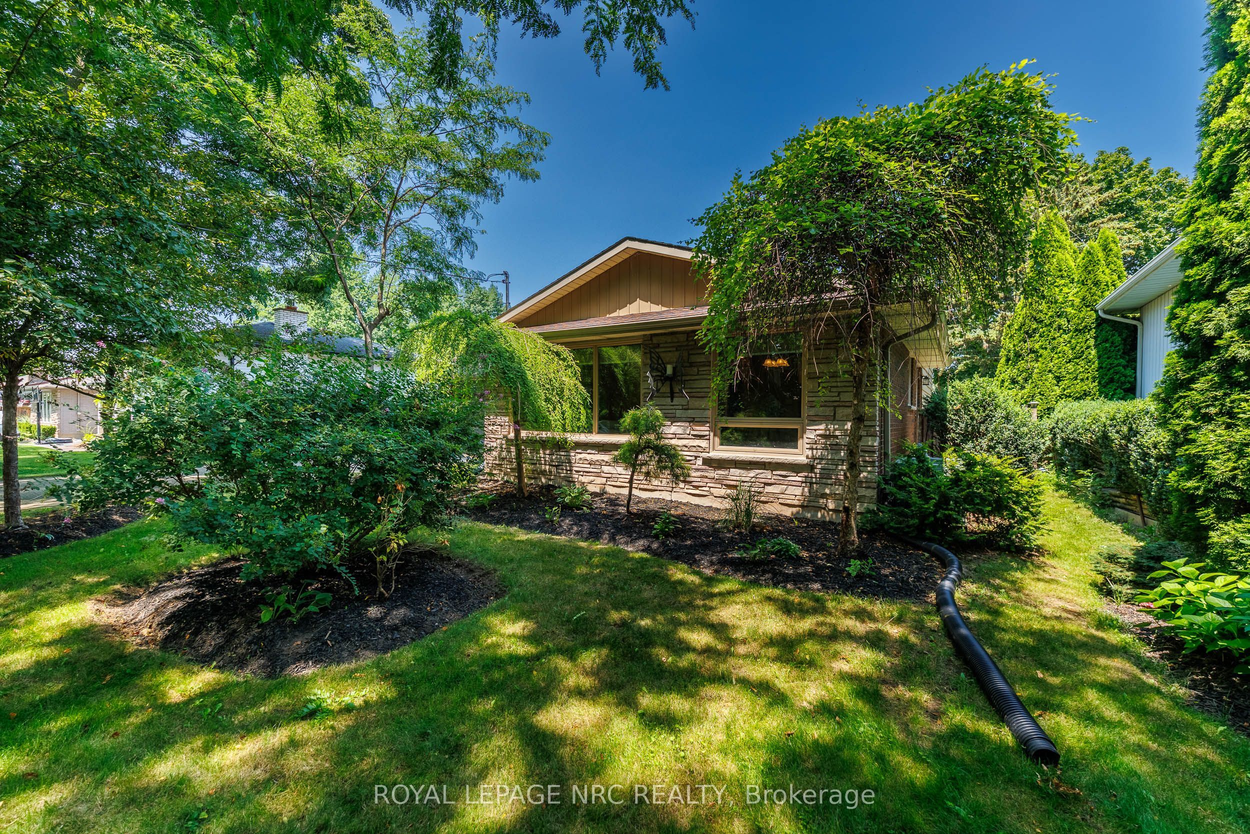 15 Black Friars Road, St. Catharines, ON L2N 2M8 photo 4