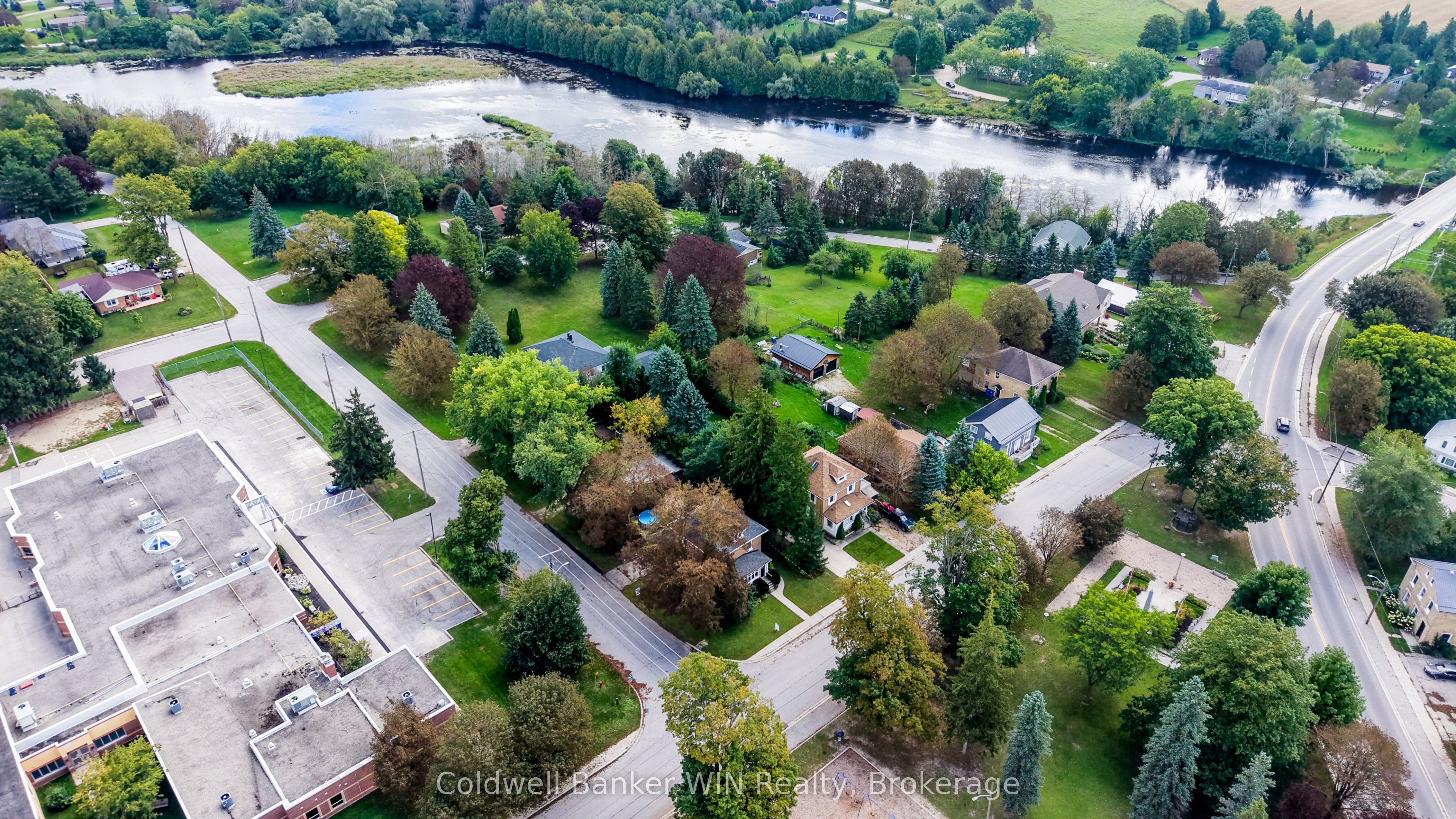 420 Parkside Drive, Wellington North, ON N0G 2L3 photo 2
