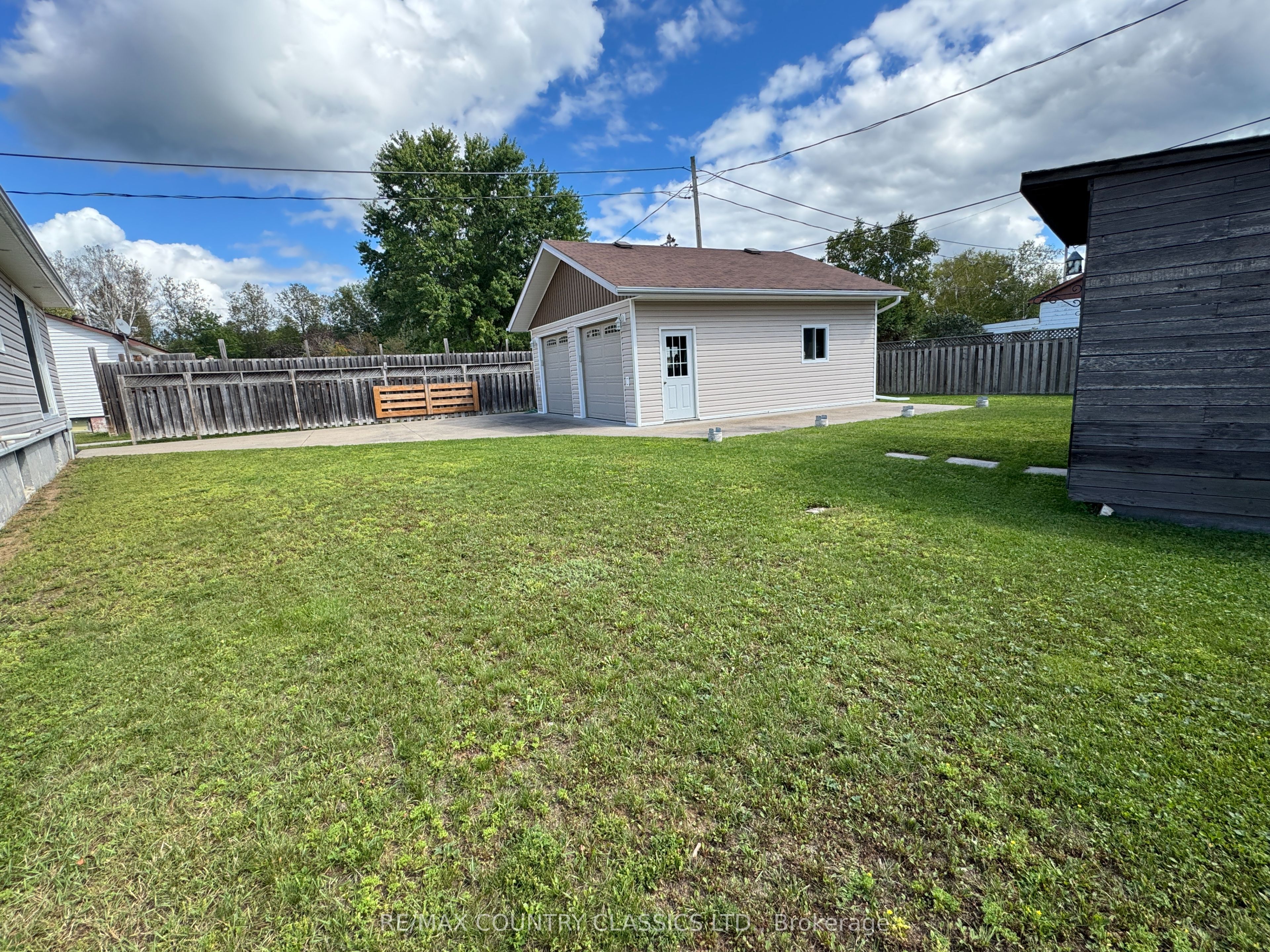 89 Sprucedale Street, Highlands East, ON K0L 1M0 photo 4
