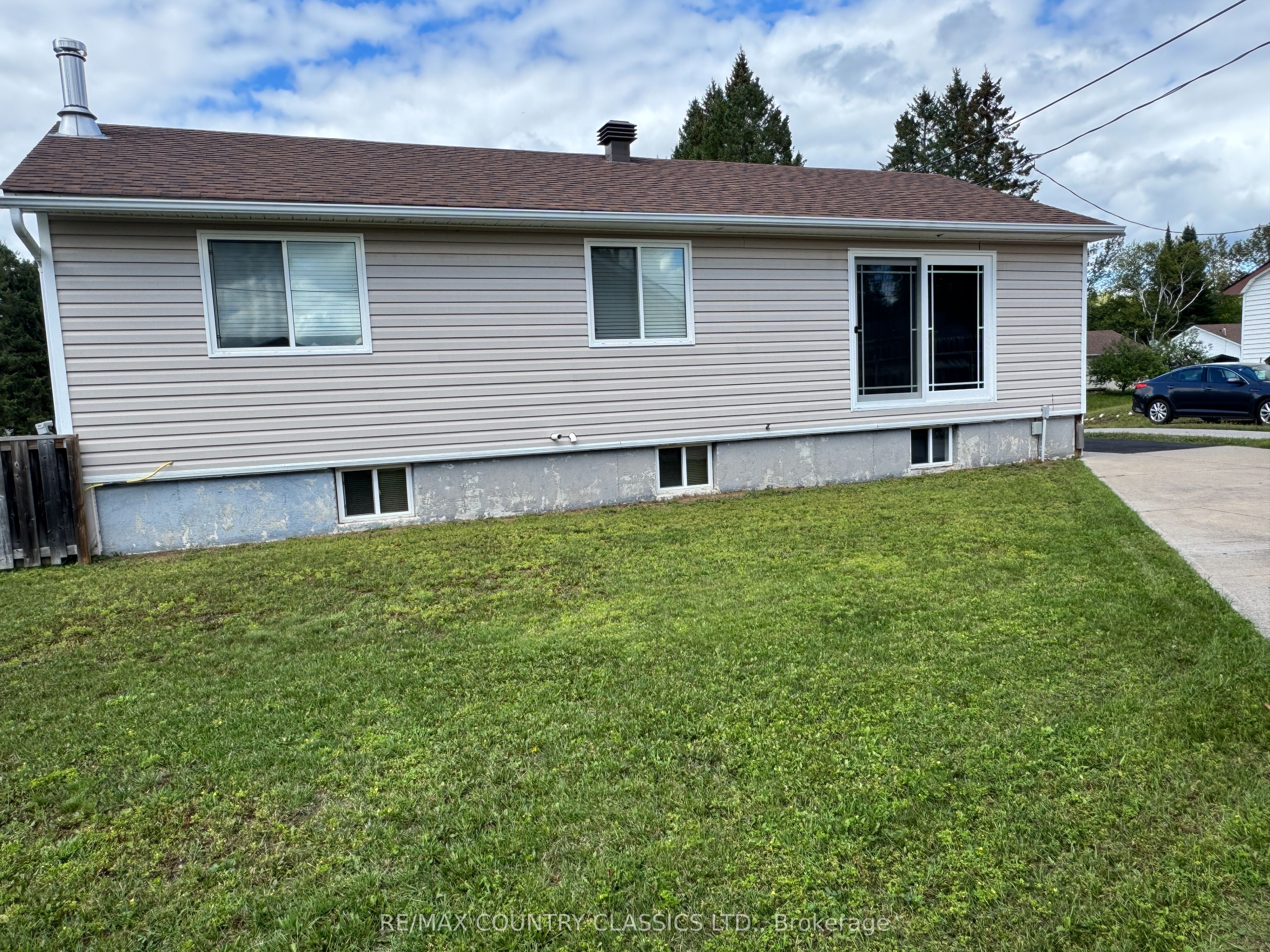 89 Sprucedale Street, Highlands East, ON K0L 1M0 photo 5