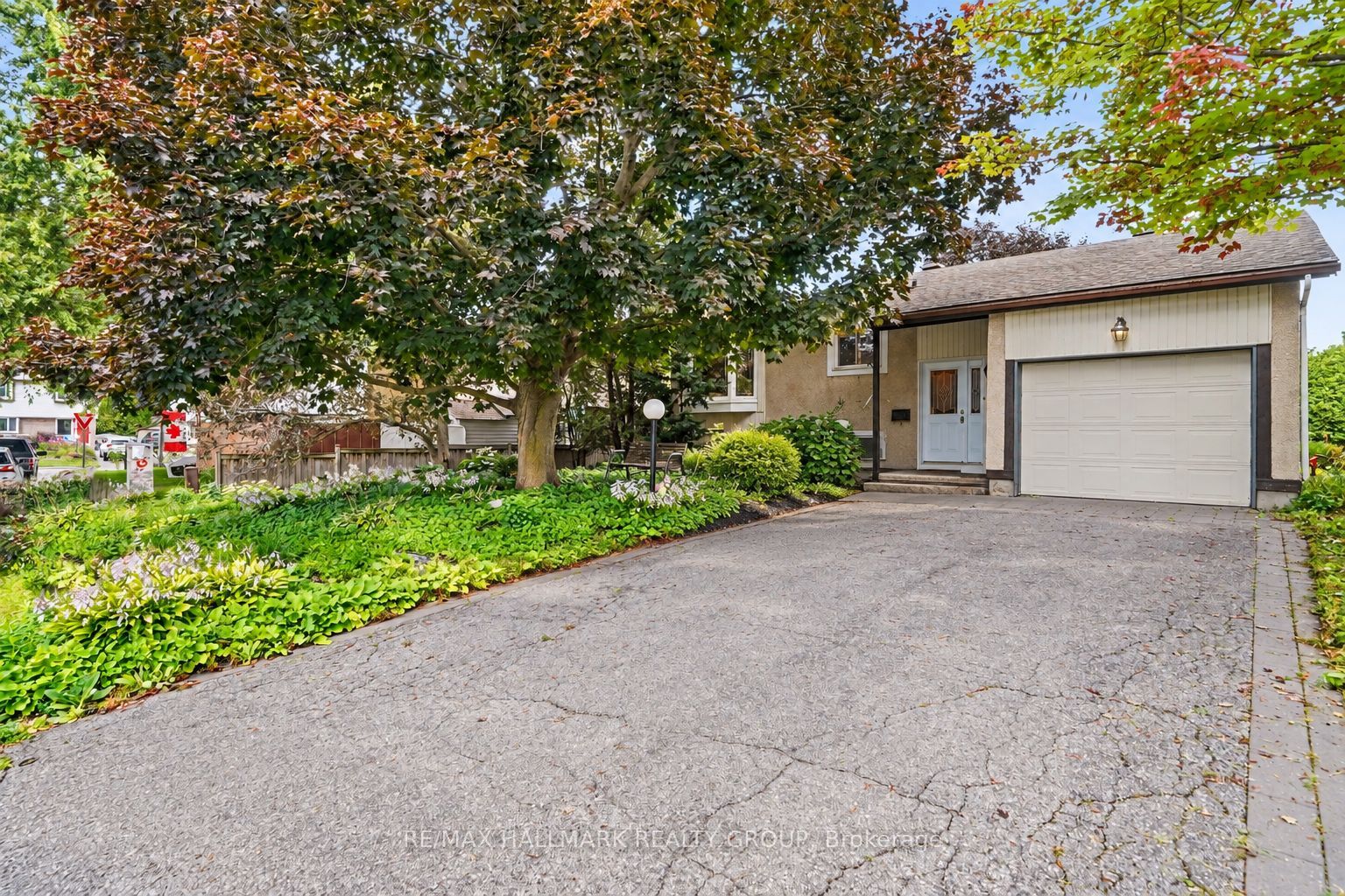 5 Lansfield Way, Tanglewood - Grenfell Glen - Pineglen, ON K2G 3V7 photo 2