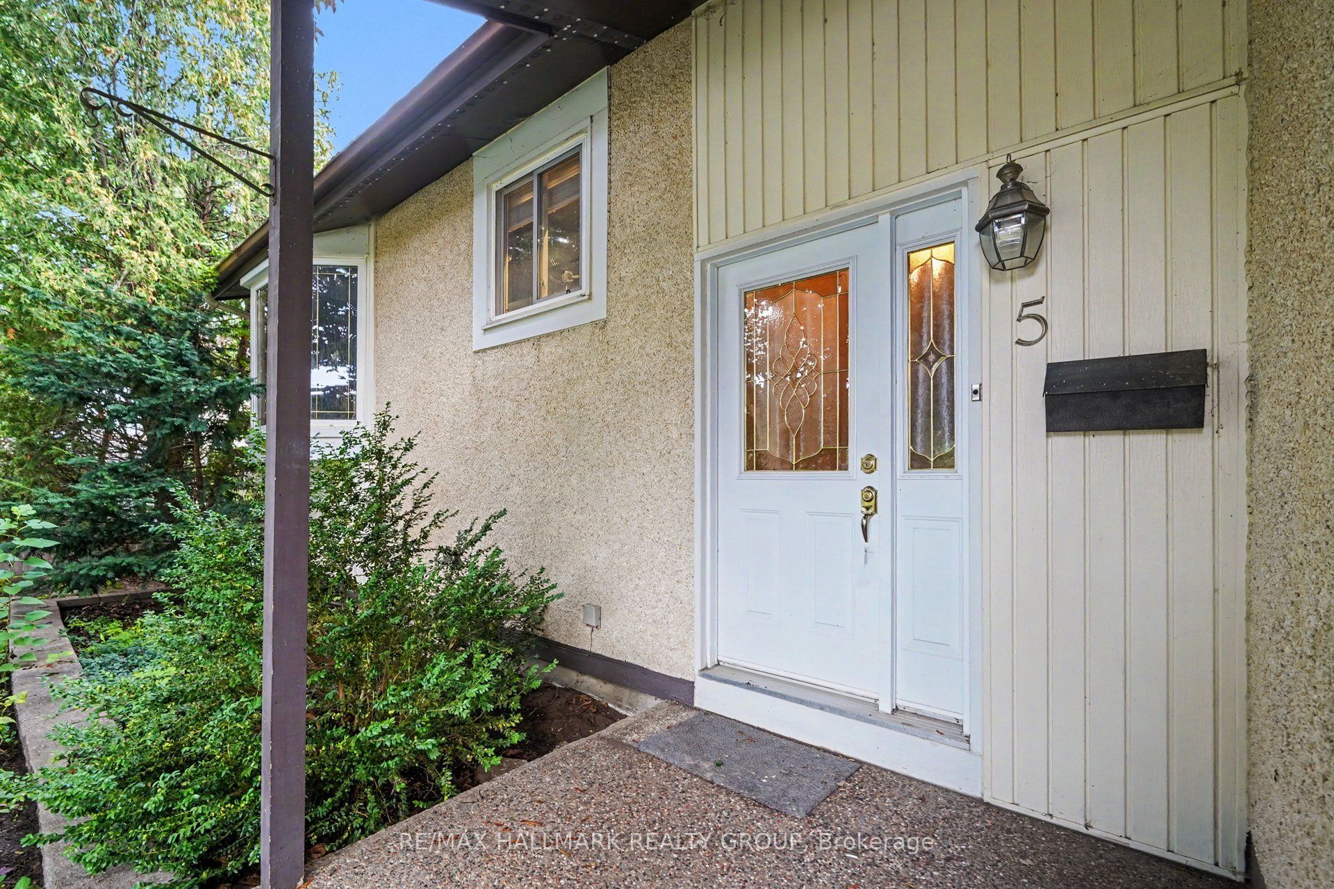 5 Lansfield Way, Tanglewood - Grenfell Glen - Pineglen, ON K2G 3V7 photo 3