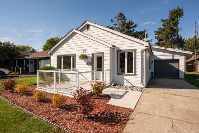 2011 Murray Avenue, Thunder Bay, ON P7E 5B2