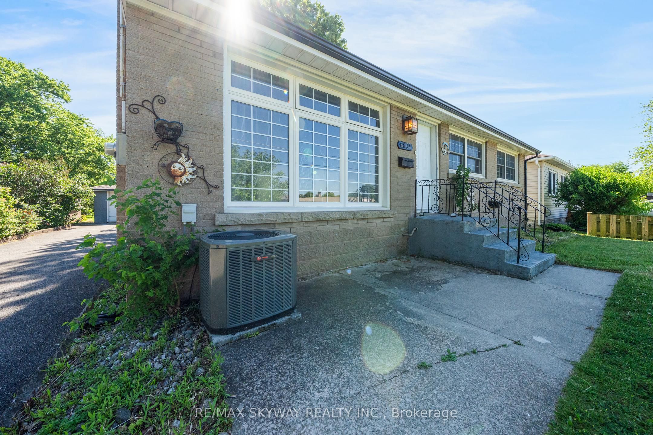 6604 Locus Avenue, Niagara Falls, ON L2G 4K7 photo 2