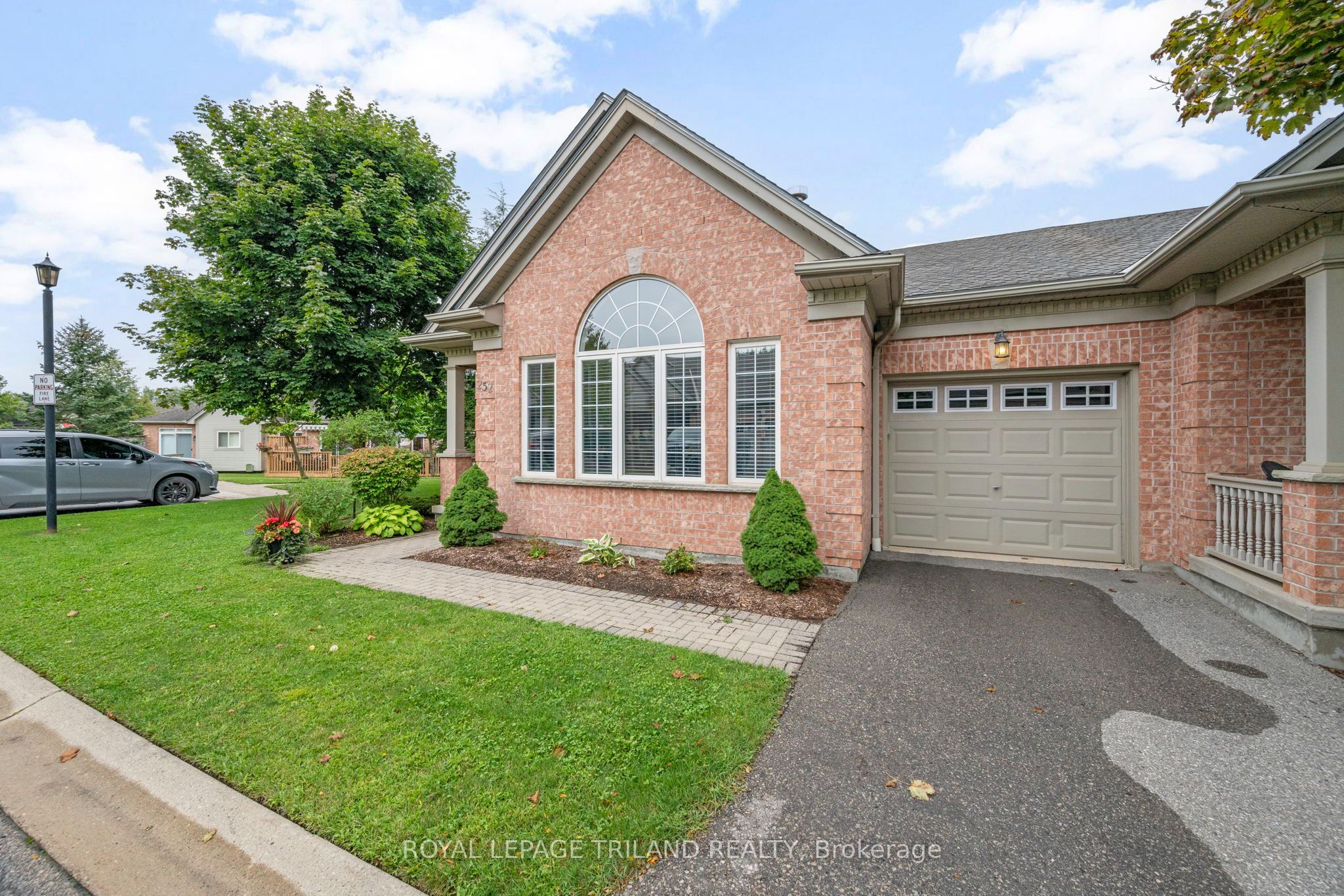 2025 Meadowgate Boulevard 252, London South, ON N6M 1K9 photo 2
