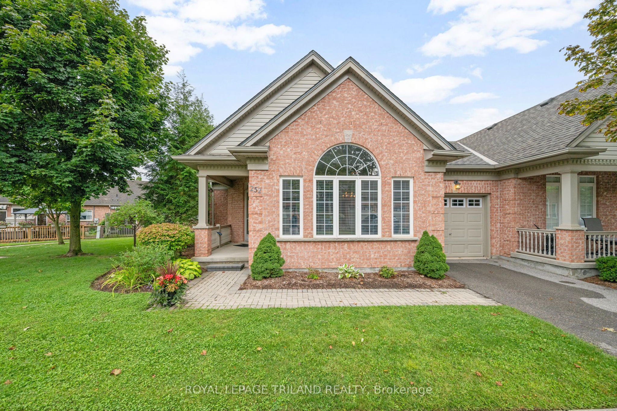 2025 Meadowgate Boulevard 252, London South, ON N6M 1K9 photo 4