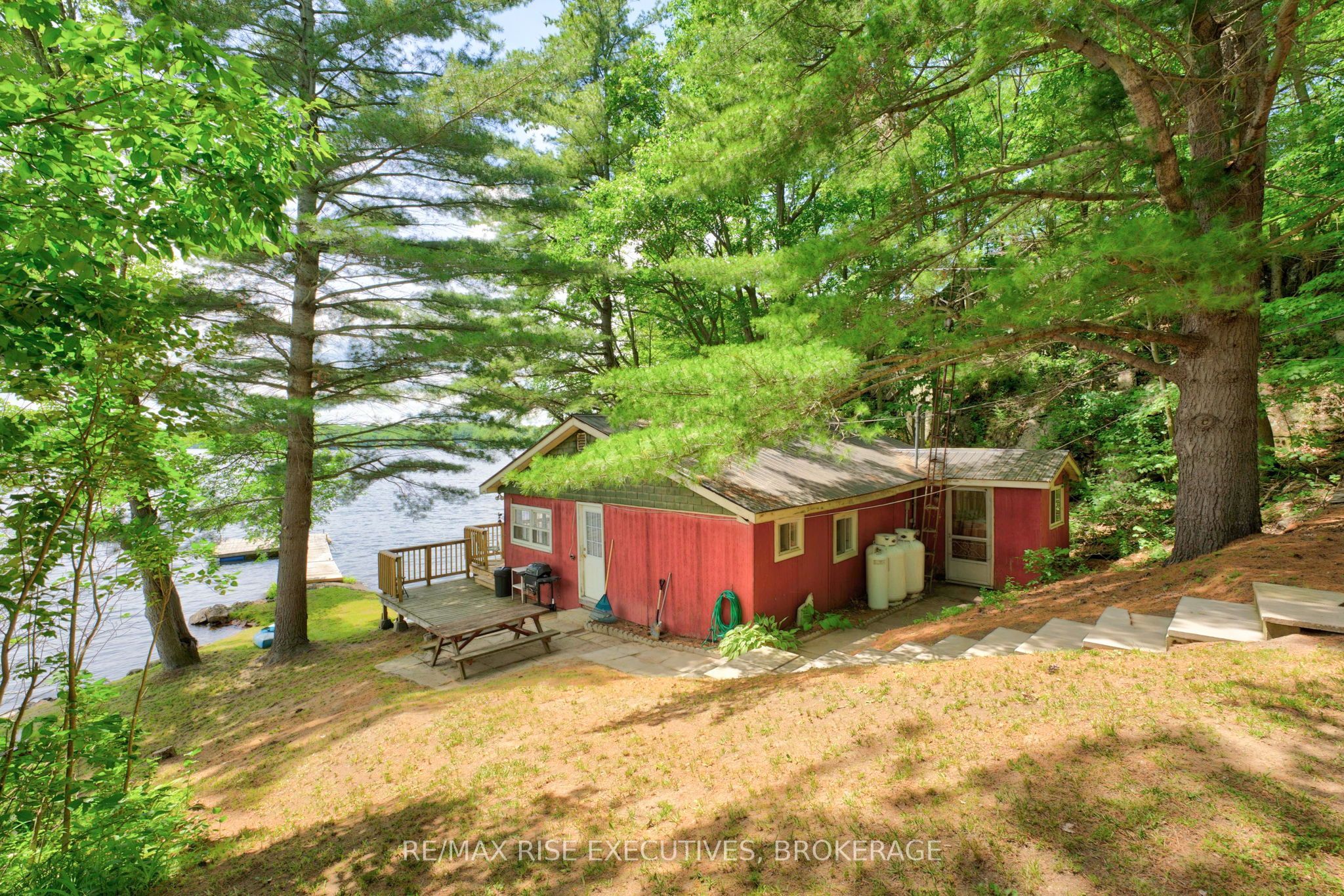 90 East Shore Lane, Frontenac, ON K0H 2V0 photo 2