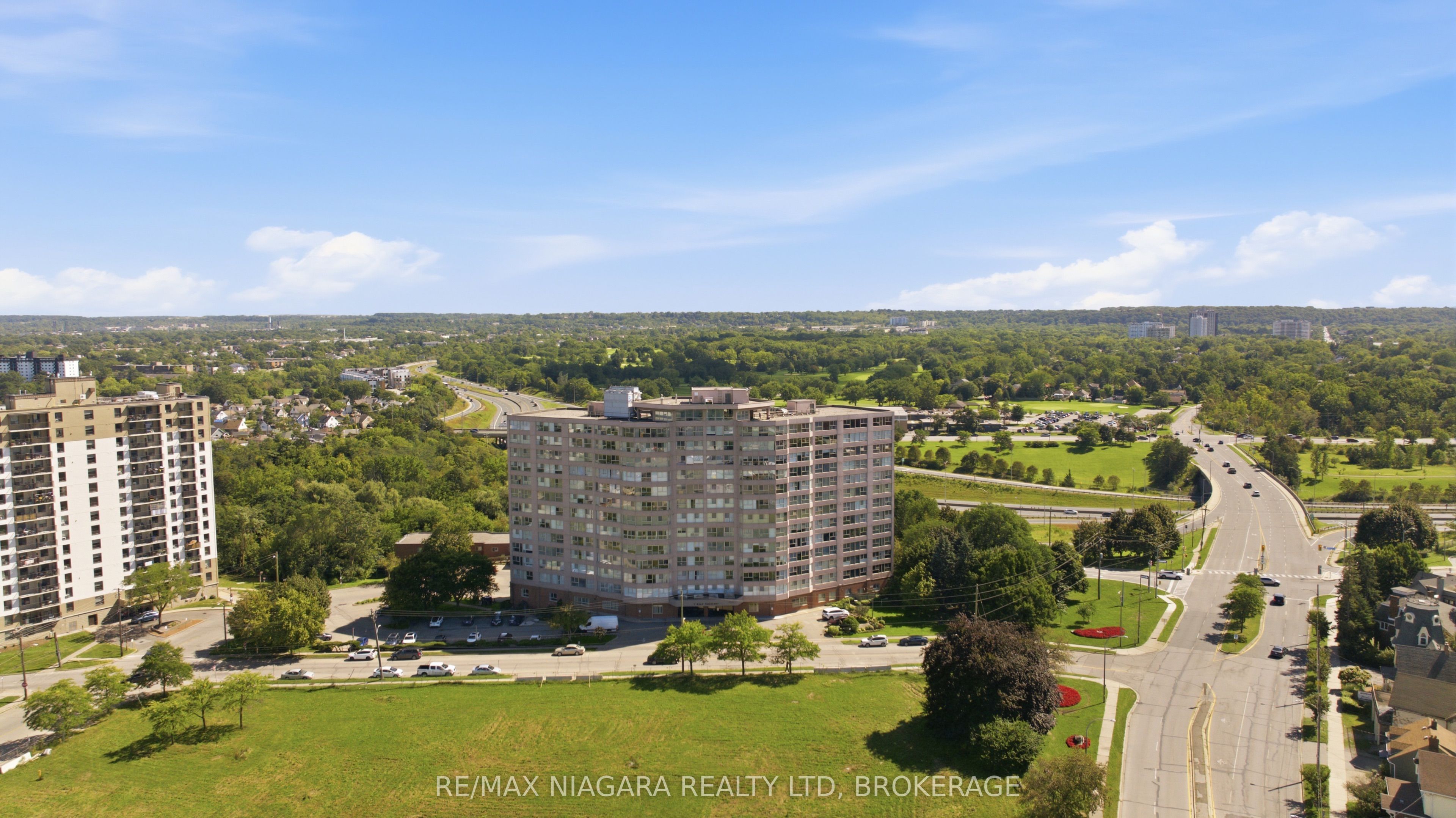 7 Gale Crescent 411, St. Catharines, ON L2R 7M8 photo 2