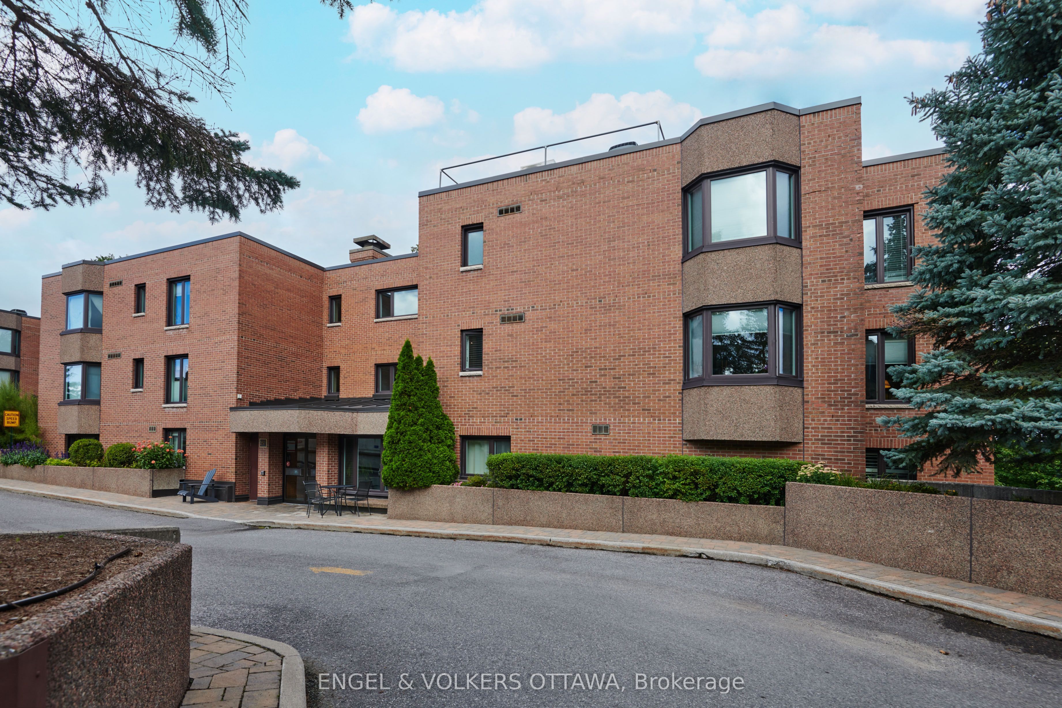 257 Botanica Private 40, Dows Lake - Civic Hospital and Area, ON K1Y 4P8 photo 2