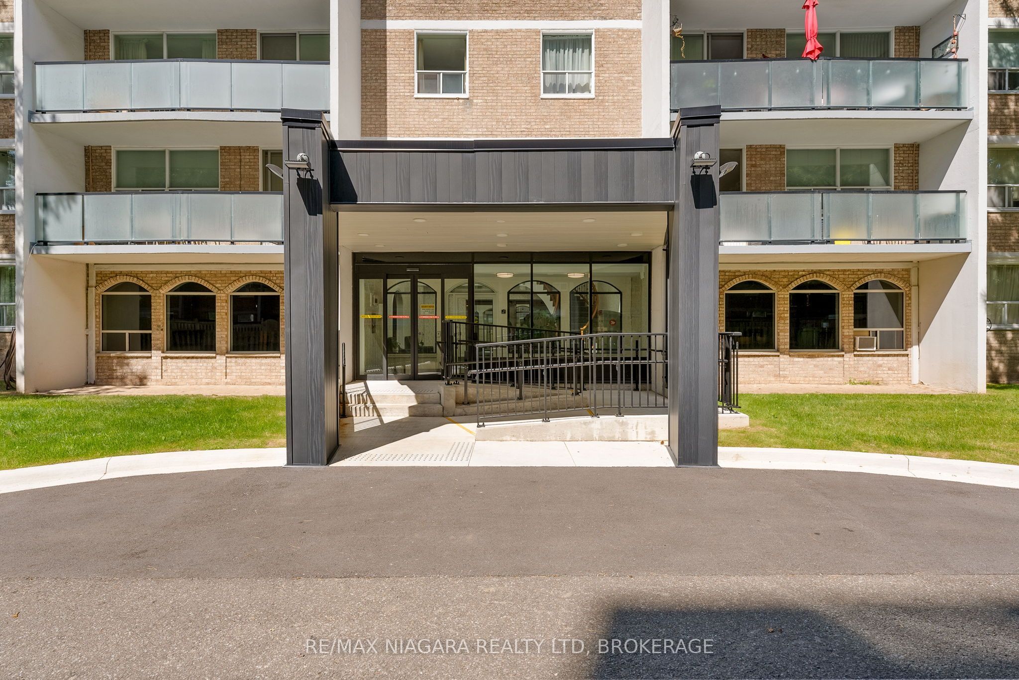 359 Geneva Street 1002, St. Catharines, ON L2N 2G5 photo 2