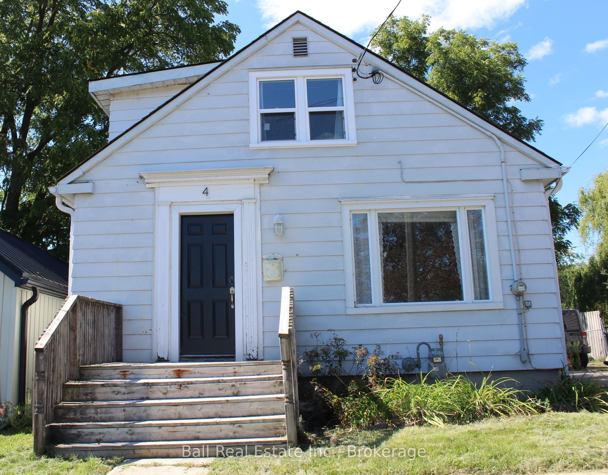 4 Holden Street, Belleville, ON K8P 3W3