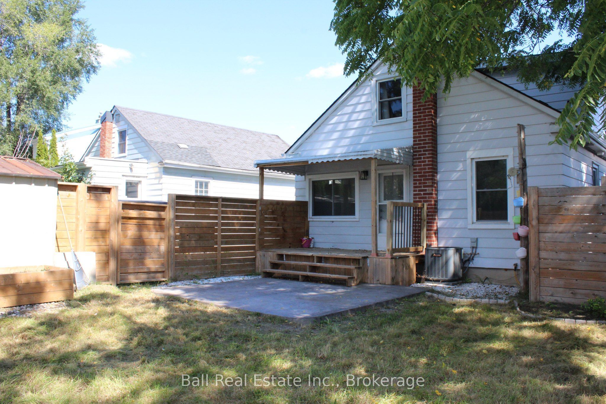 4 Holden Street, Belleville, ON K8P 3W3 photo 3