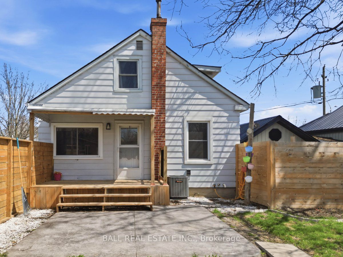 4 Holden Street, Belleville, ON K8P 3W3 photo 4