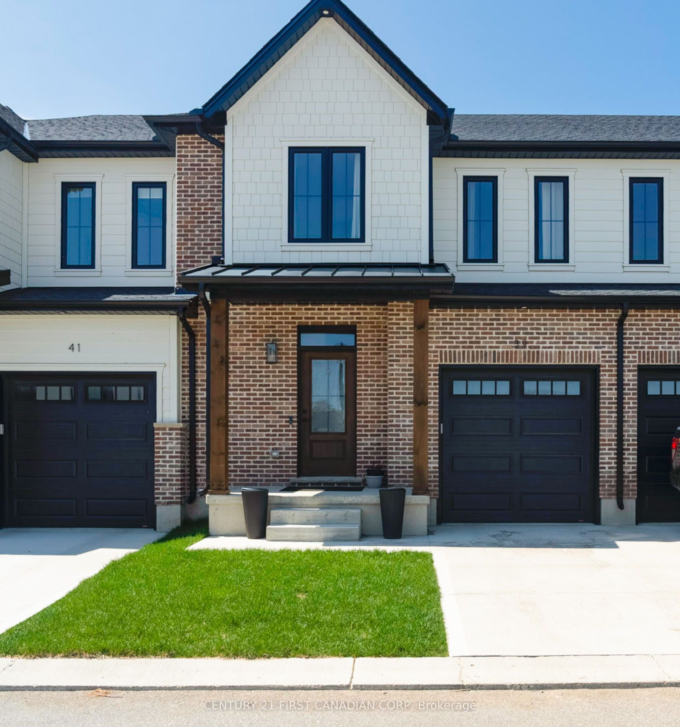 147 Scotts Drive 10 (15), Lucan Biddulph, ON N0M 2J0