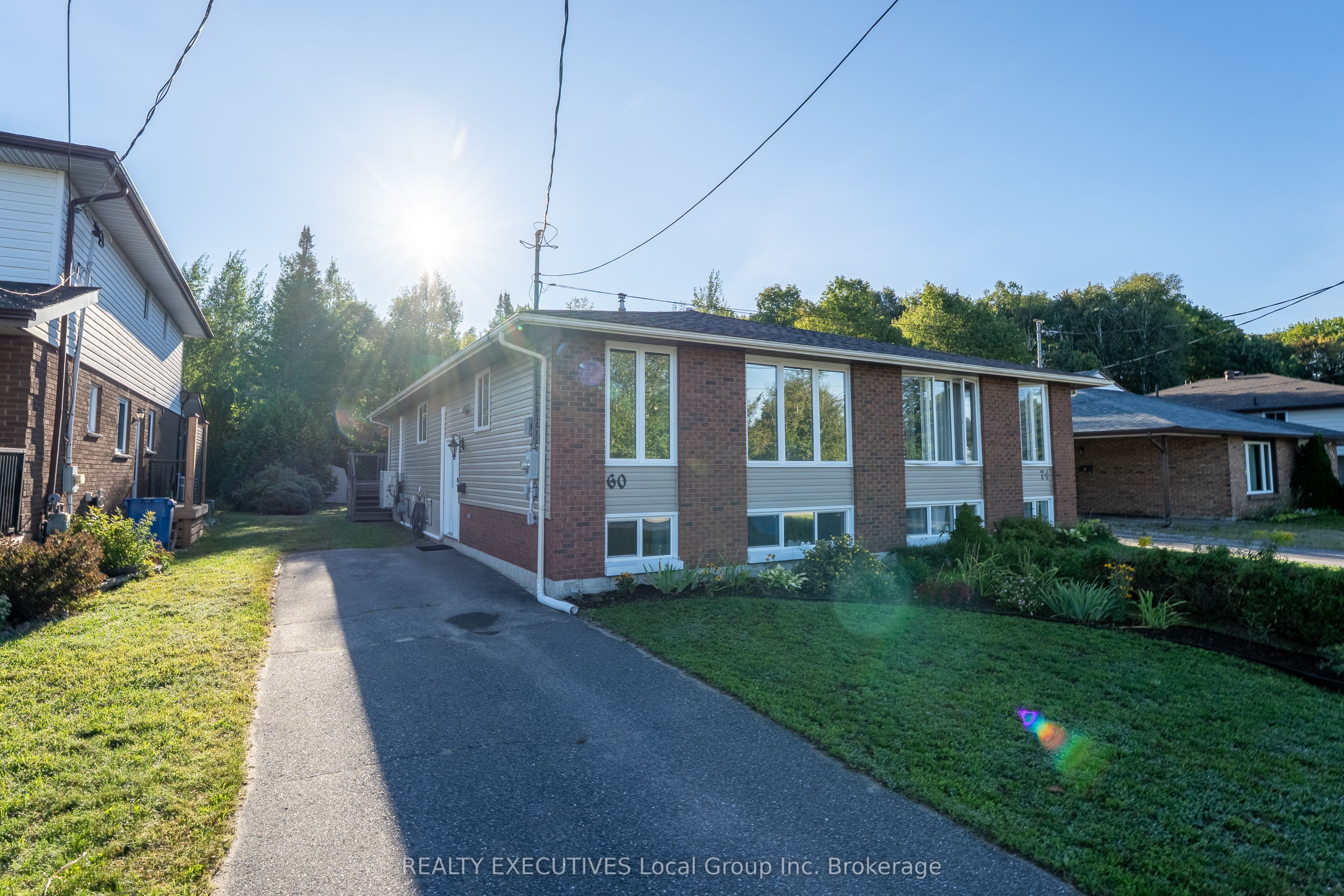 60 Greenhill Avenue, North Bay, ON P1C 1H8 photo 2