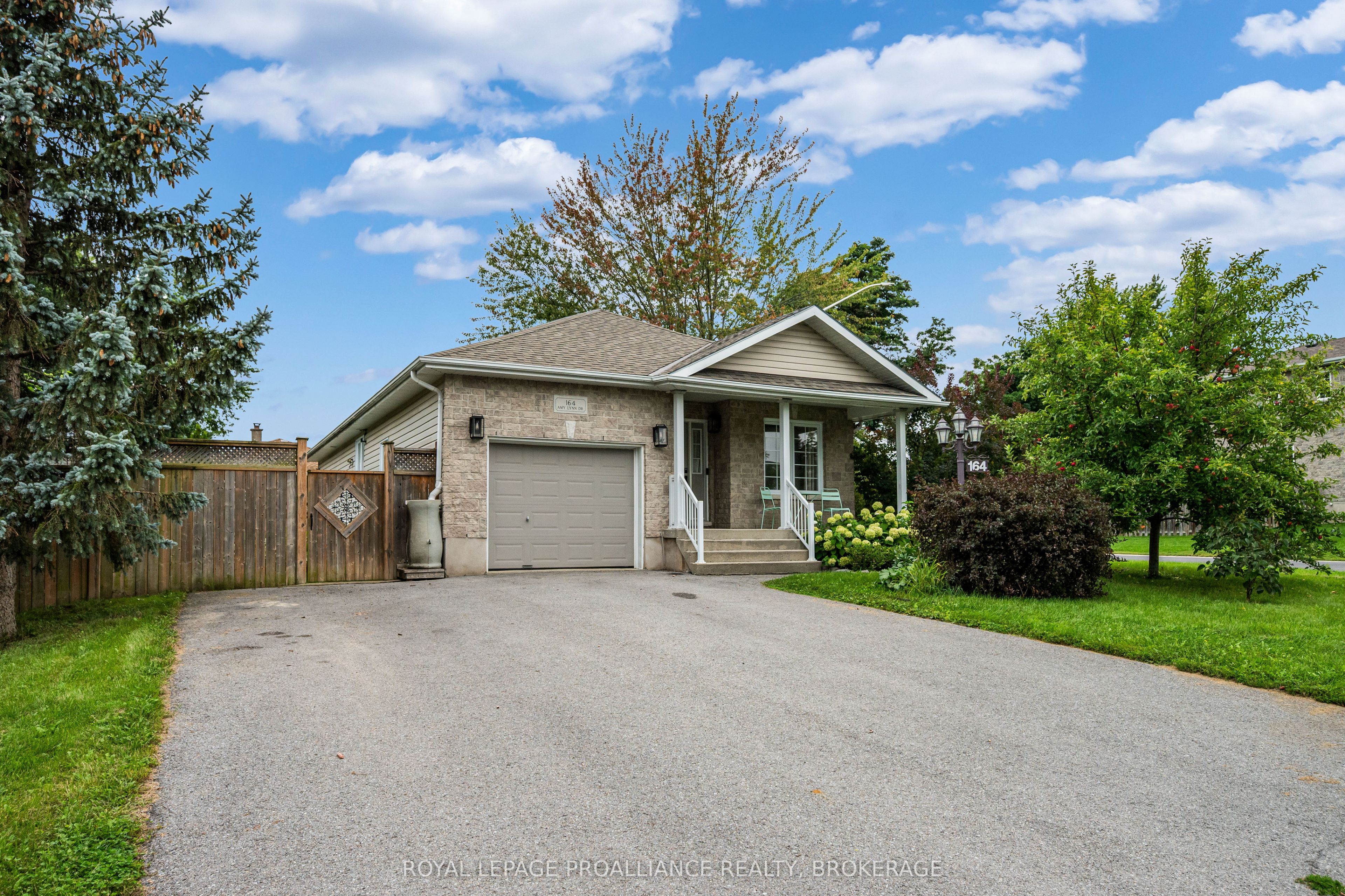 164 Amy Lynn Drive, Loyalist, ON K7N 2A2