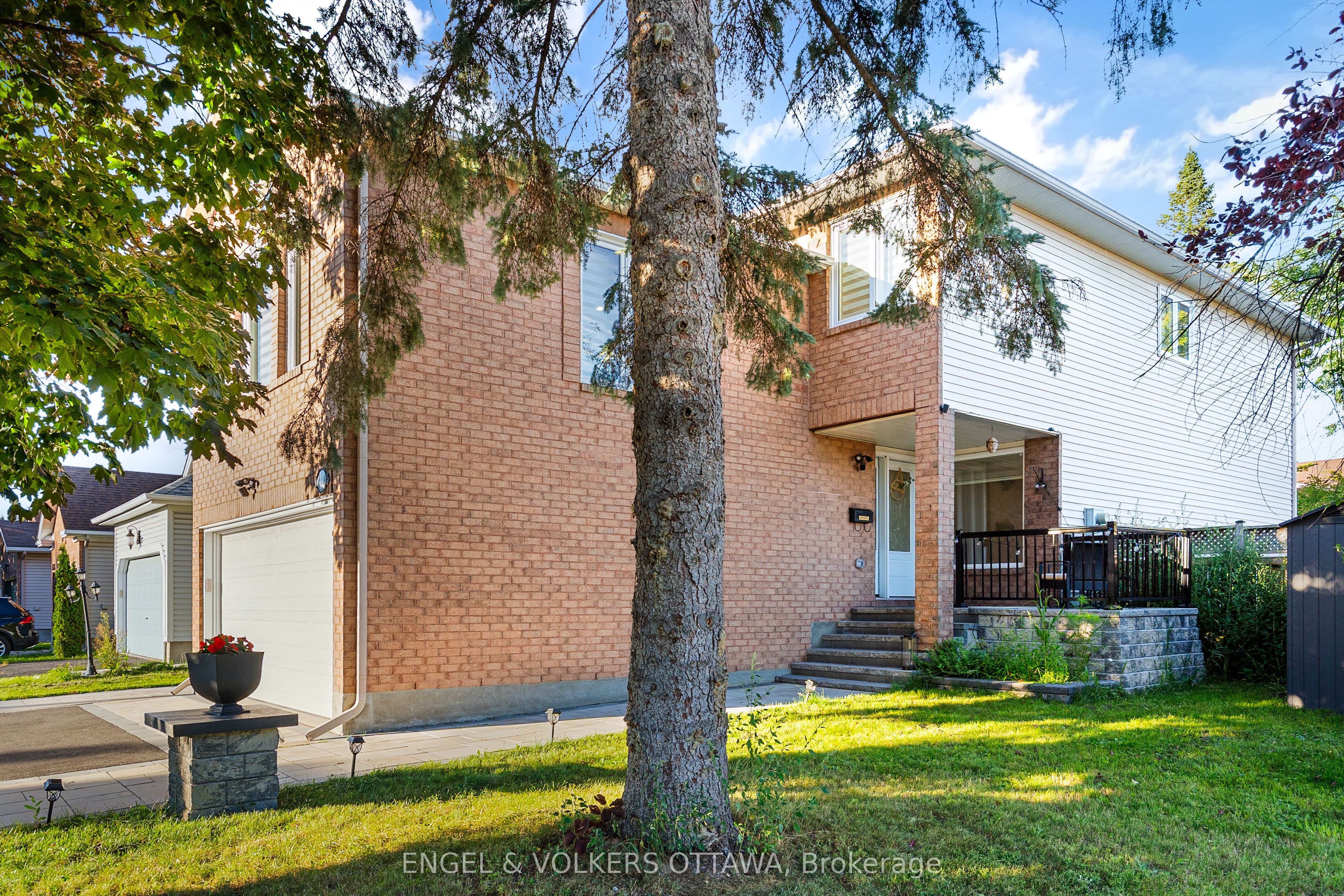 6529 Tooney Drive, Orleans - Convent Glen and Area, ON K1C 7G9 photo 4