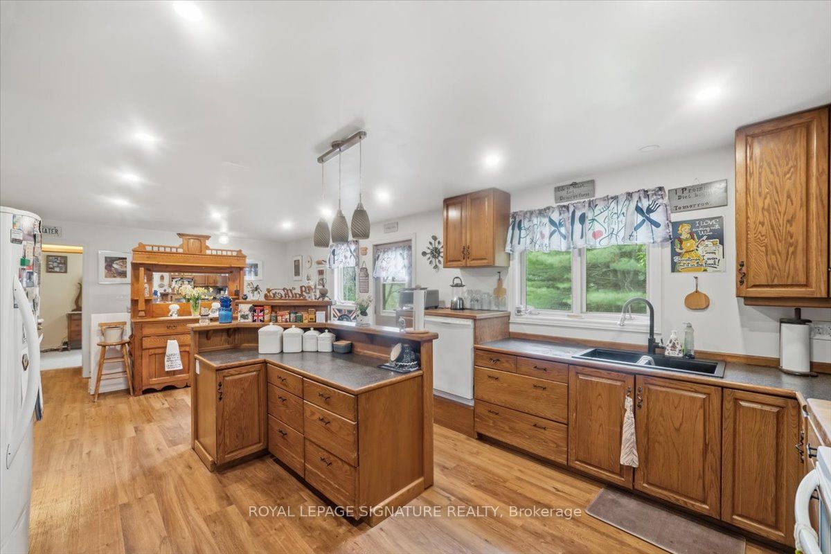 2212-1 Highway 60, Lake of Bays, ON P1H 2J6 photo 3
