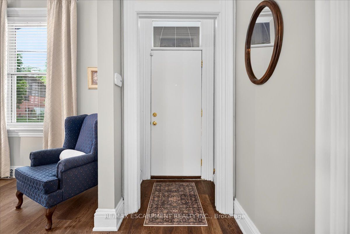 139 Queen Street S, Hamilton, ON L8P 3S3 photo 3