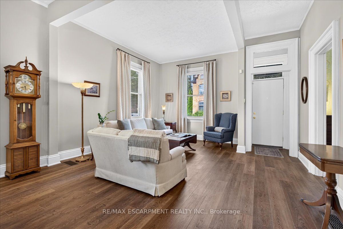 139 Queen Street S, Hamilton, ON L8P 3S3 photo 4