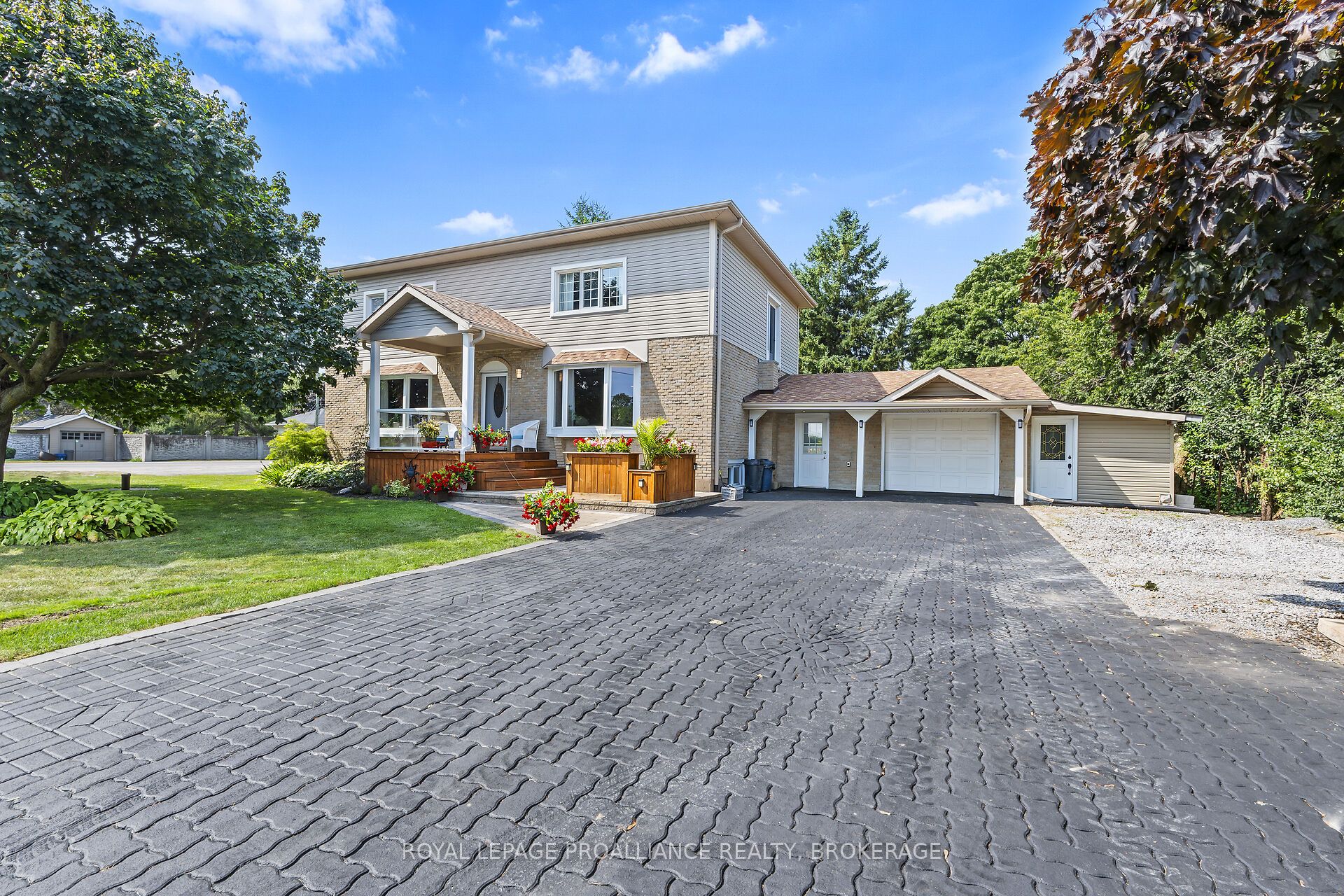 2112 Burbrook Road, Kingston, ON K7L 4V4