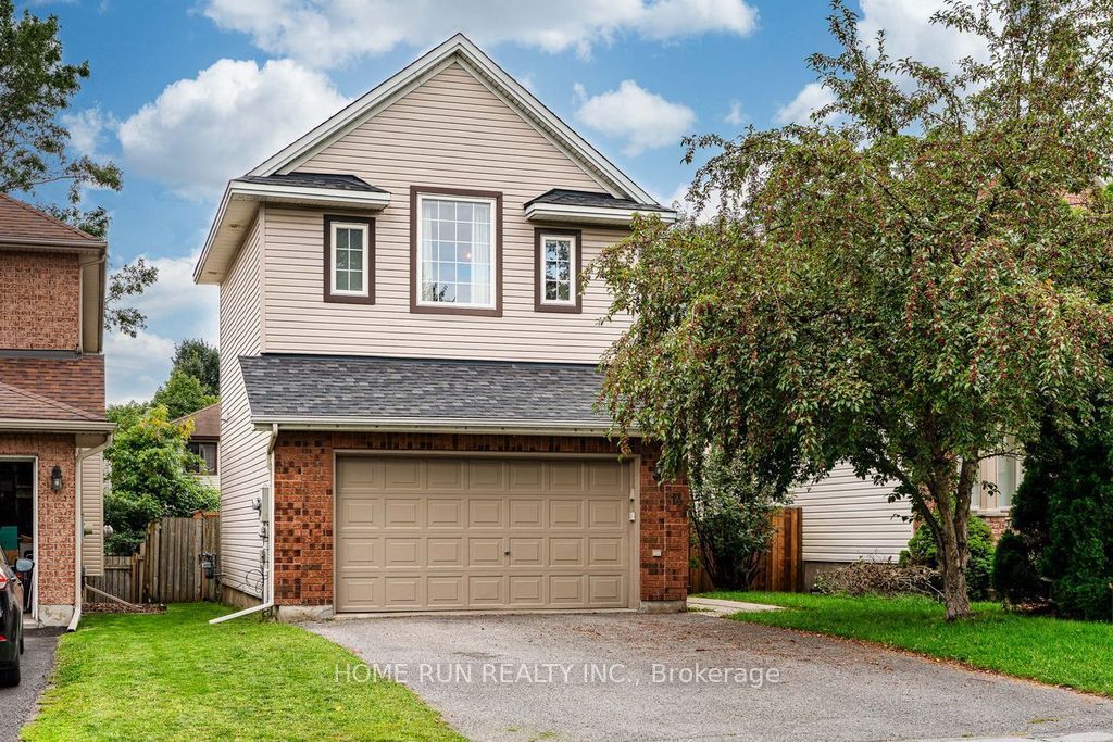 14 Spur Avenue, Kanata, ON K2M 2B5