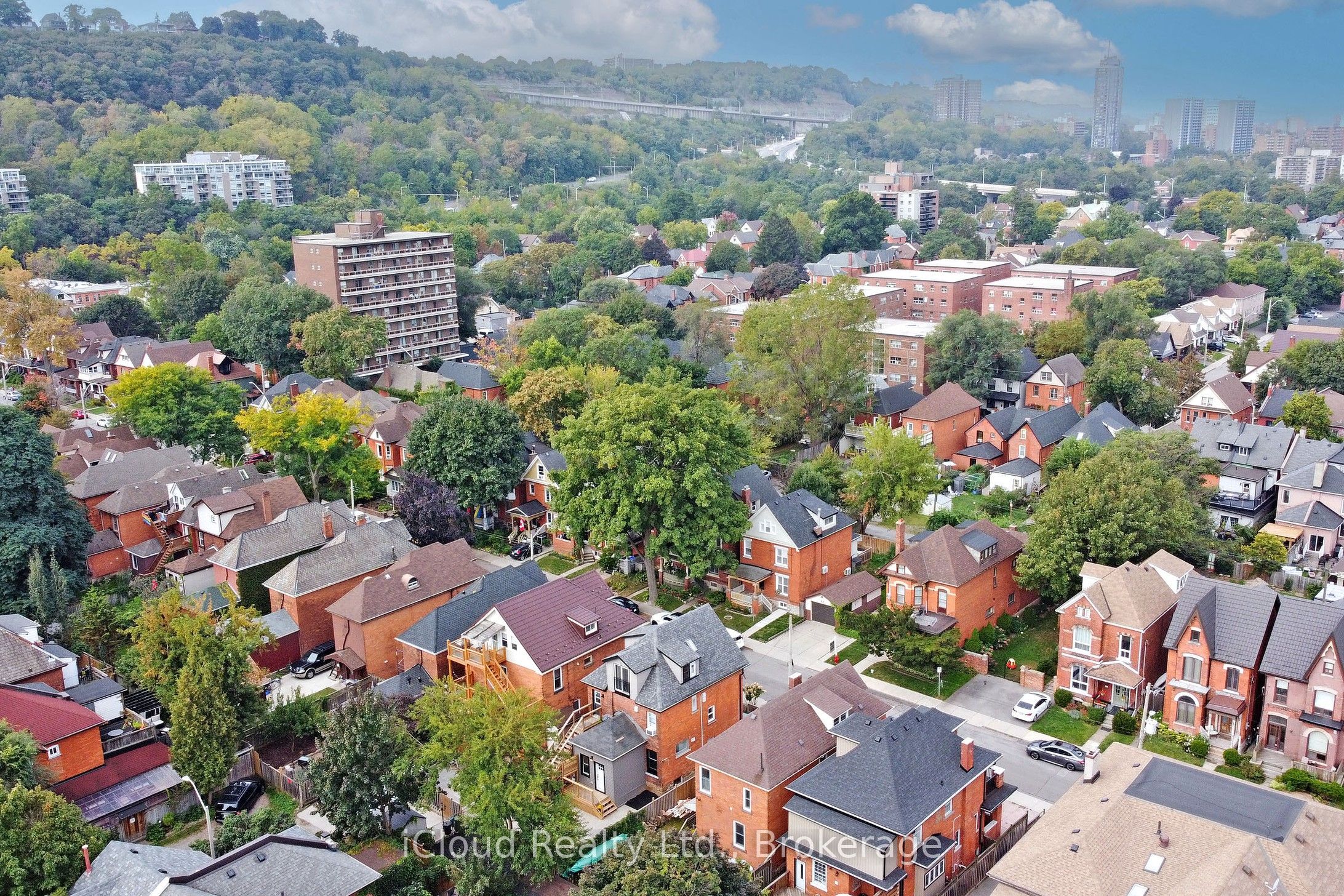 75 Ontario Avenue, Hamilton, ON L8N 2X1 photo 2
