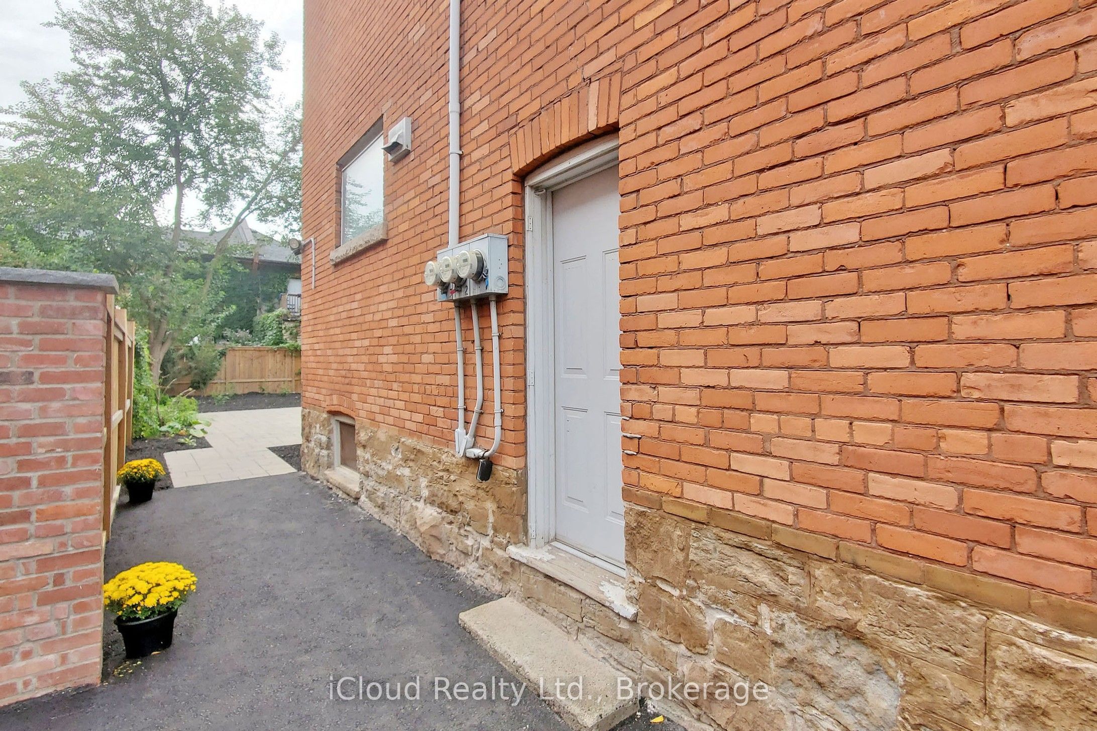 75 Ontario Avenue, Hamilton, ON L8N 2X1 photo 4