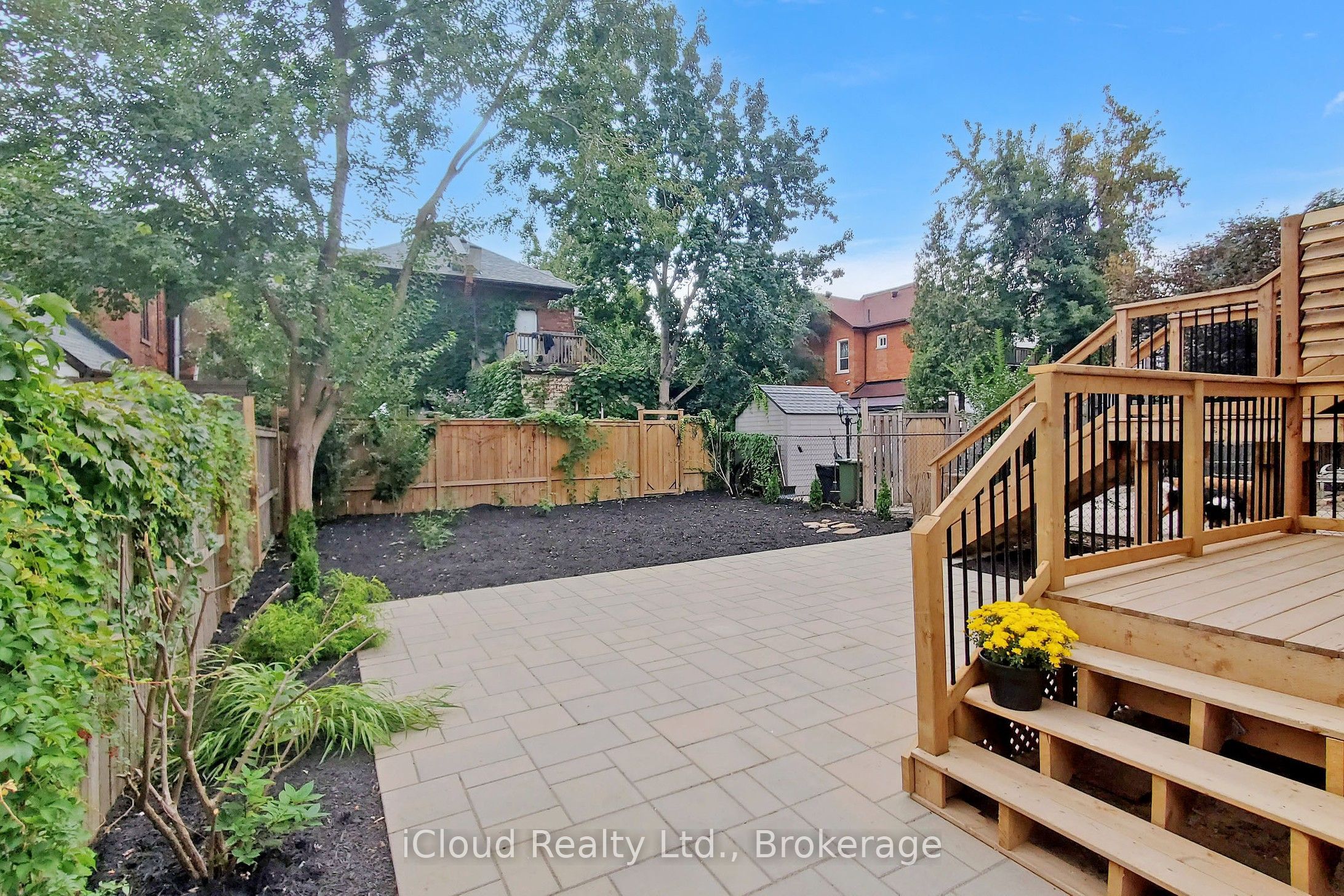 75 Ontario Avenue, Hamilton, ON L8N 2X1 photo 5