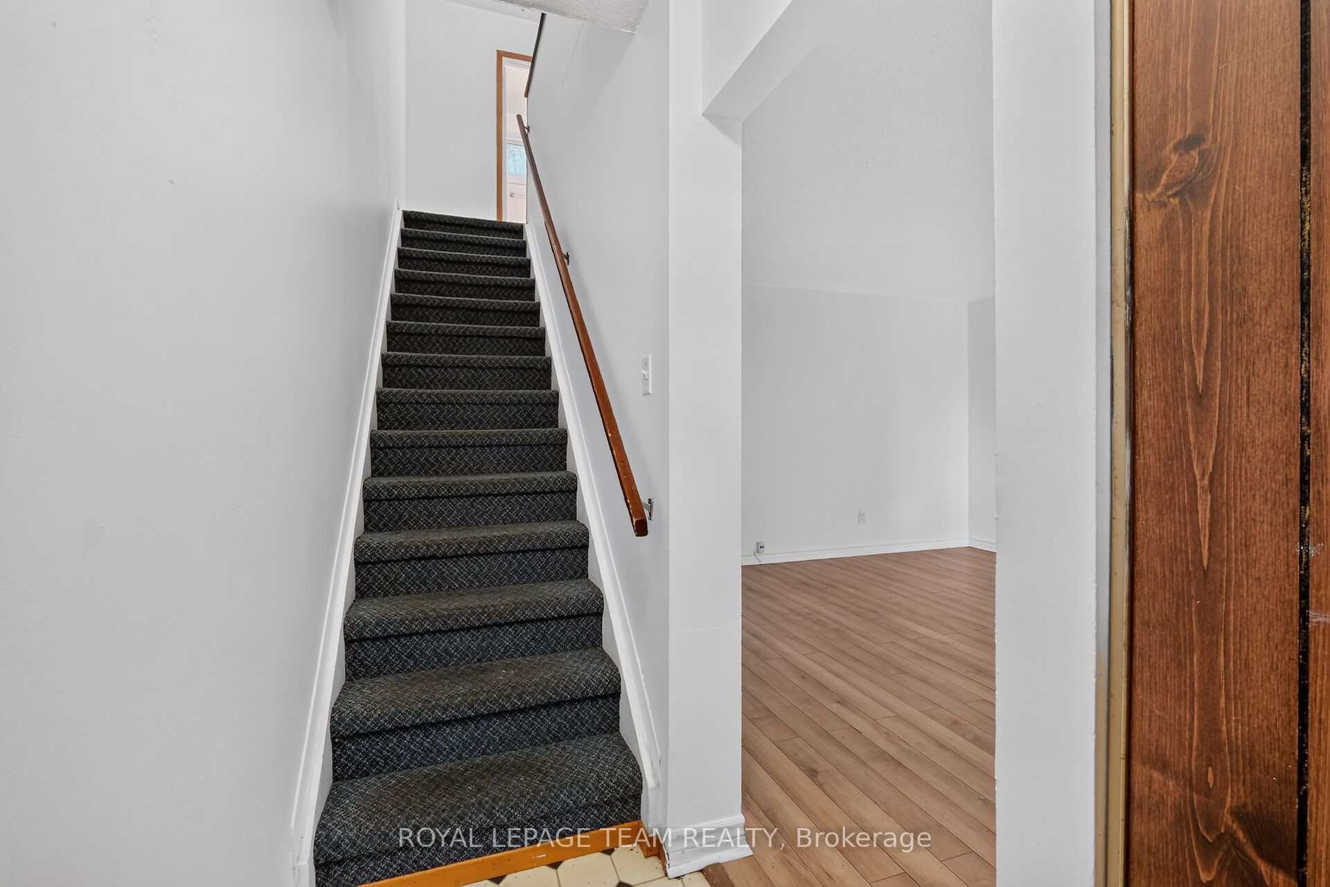909 Greenbriar Avenue, Mooneys Bay - Carleton Heights and Area, ON K2C 0J8 photo 3