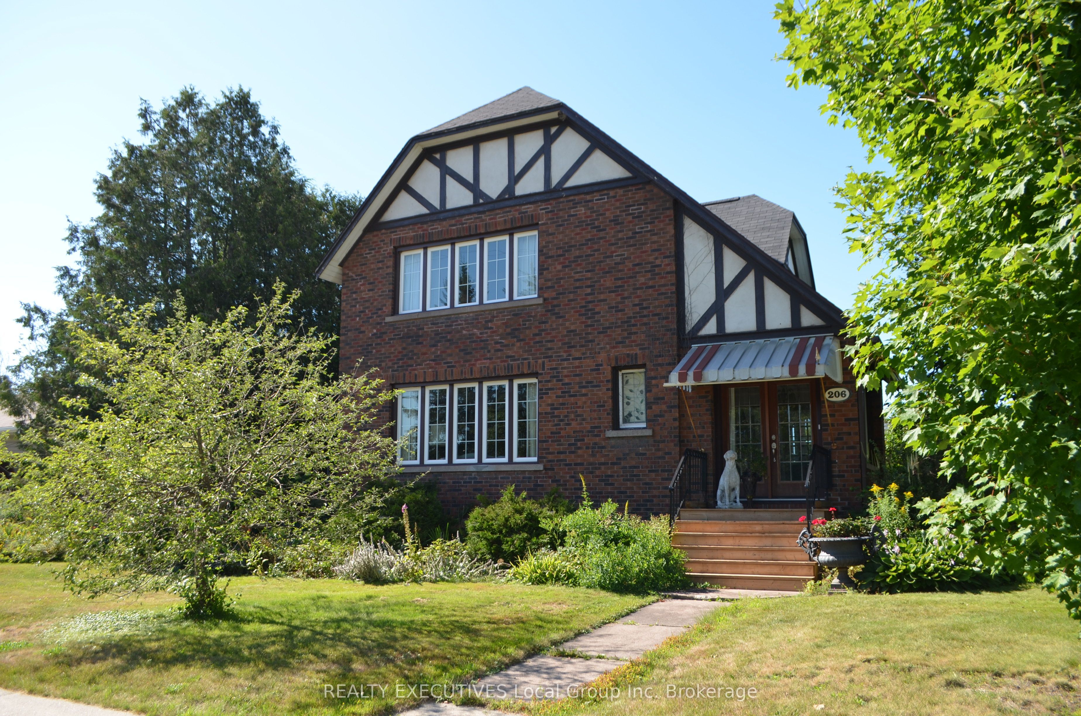 206 Clark Street N, Powassan, ON P0H 1Z0
