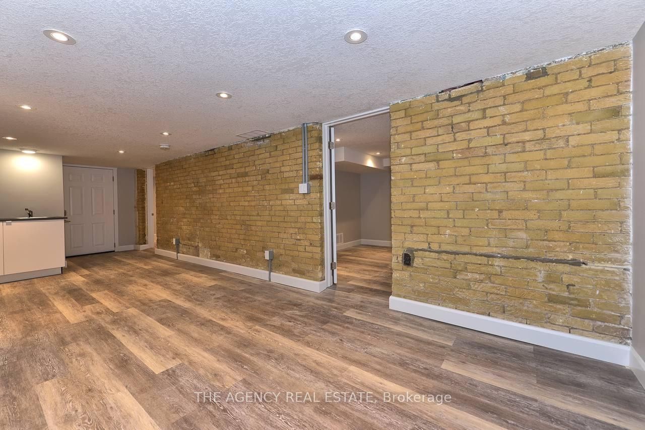 870 Queens Avenue, London East, ON N5W 3H6 photo 3