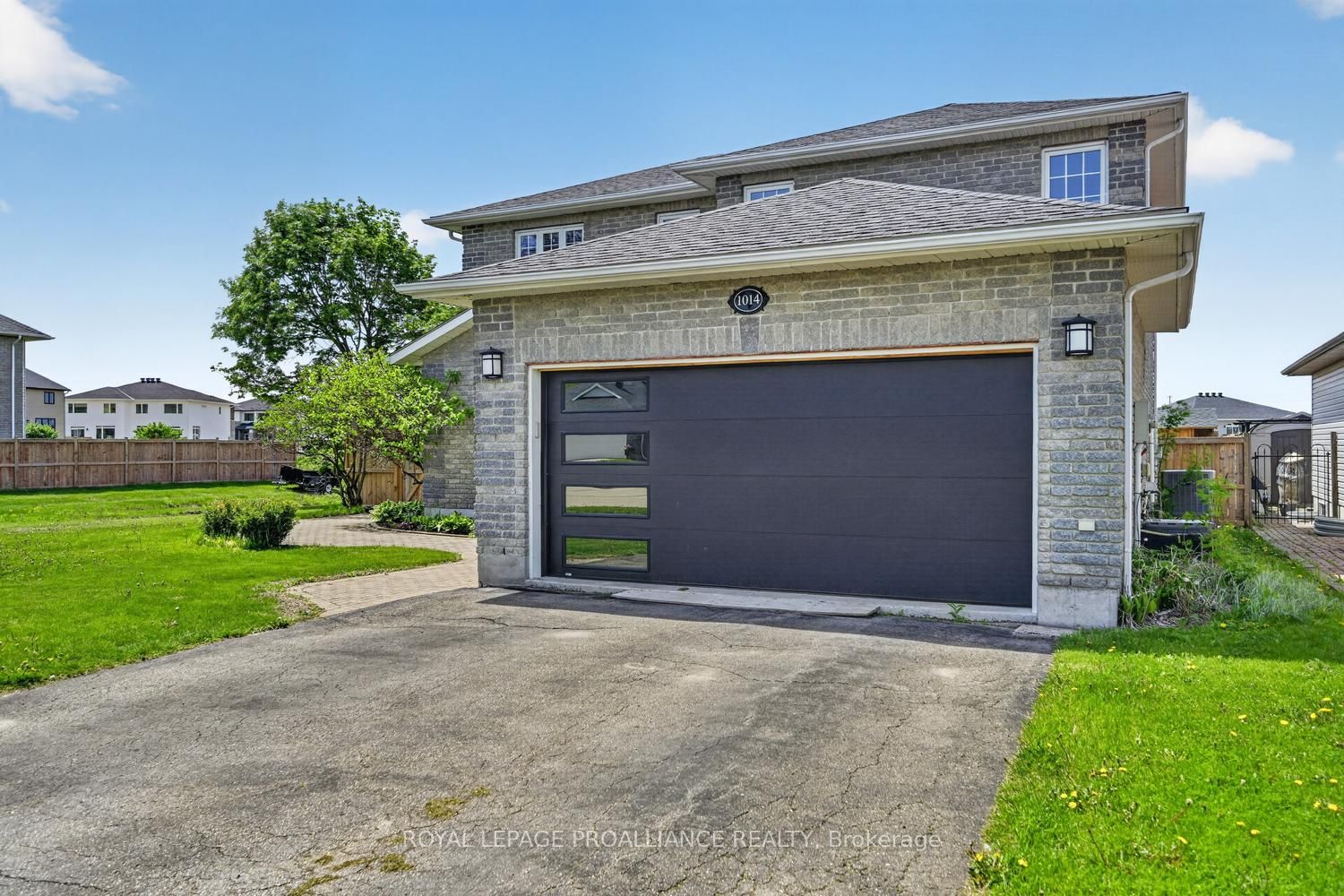 1014 Crestwood Drive, Brockville, ON K6V 7N1 photo 2