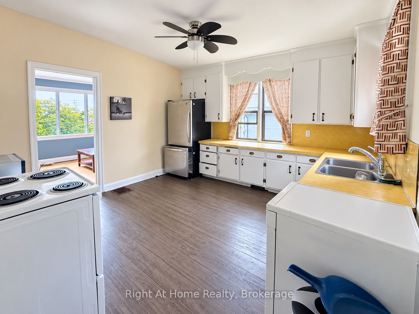 28 Dixon Street, Thunder Bay, ON P7B 3J5 photo 3